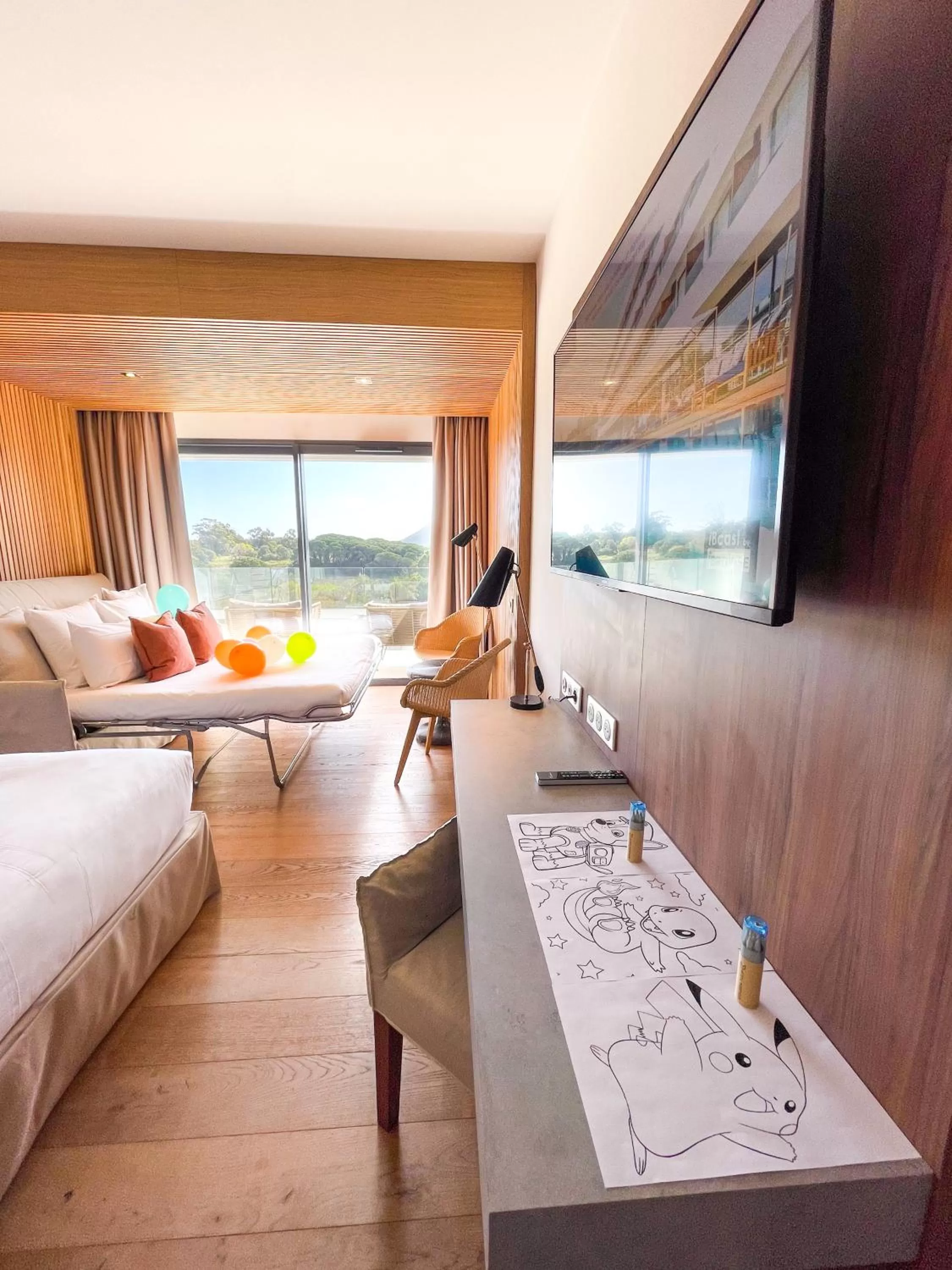 Photo of the whole room, Bed in Golden Tulip Porto-Vecchio