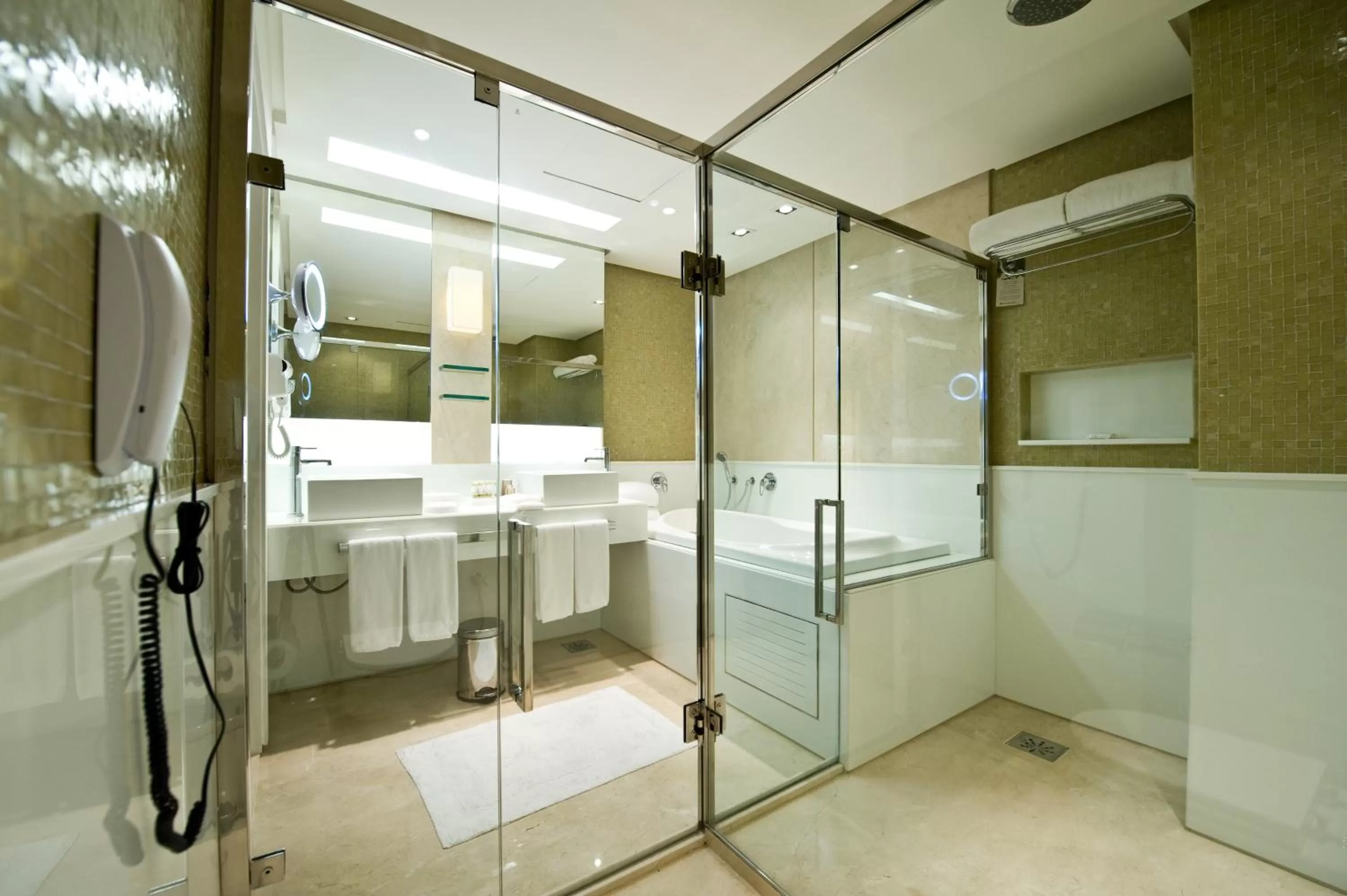 Bathroom in Hotel Gran Marquise