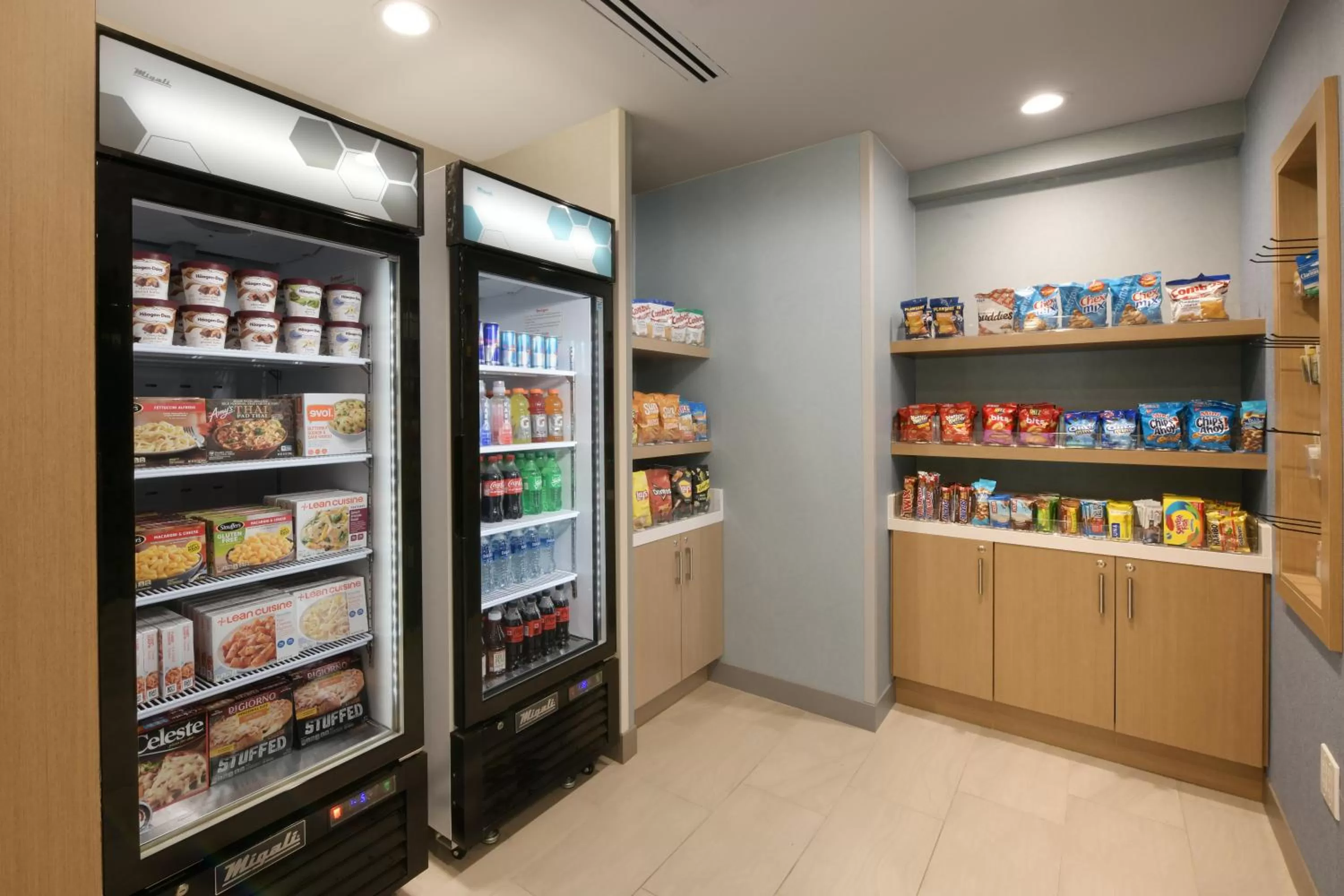 On-site shops in Holiday Inn Express & Suites - Williamstown - Glassboro by IHG