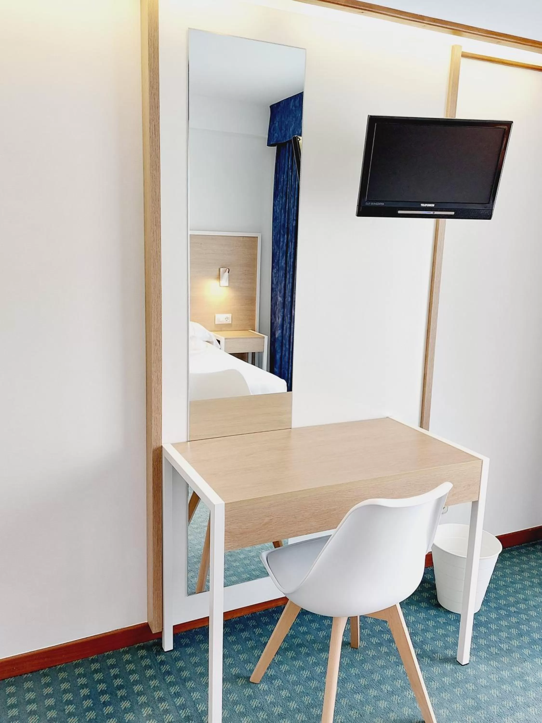 TV and multimedia in Hotel Costa Atlántica