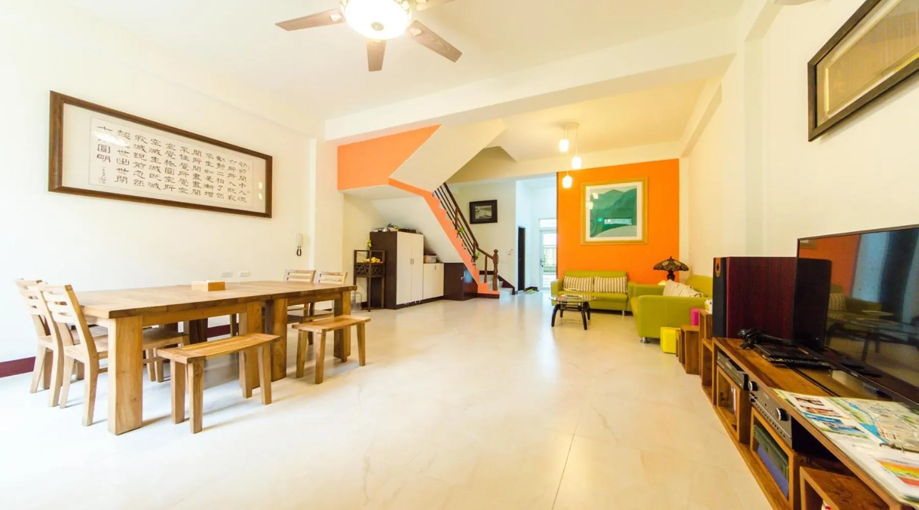 Communal lounge/ TV room in 相遇民宿Encounter Hostel - 證號 2153-附車位-English welcome