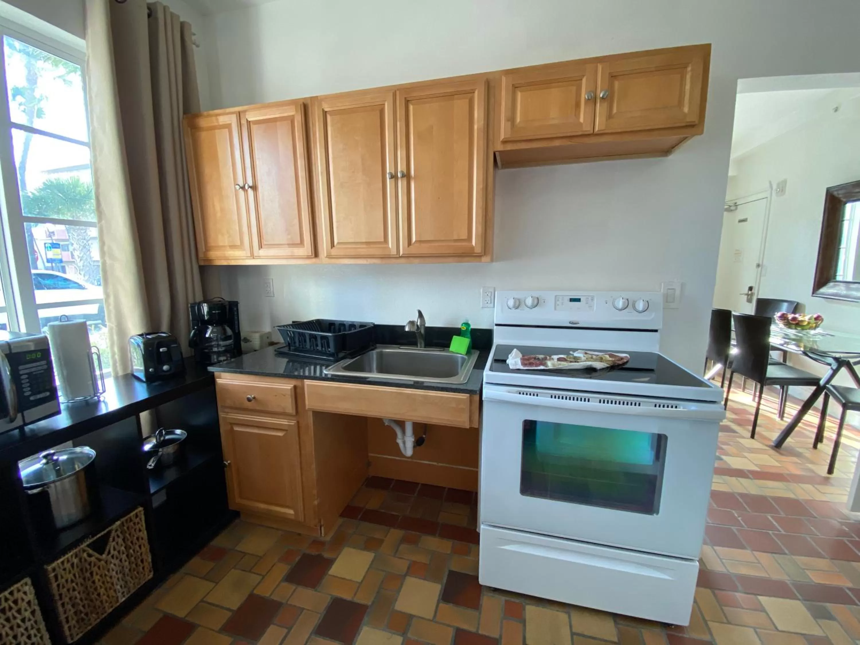 Coffee/tea facilities in Harding Boutique Apartments