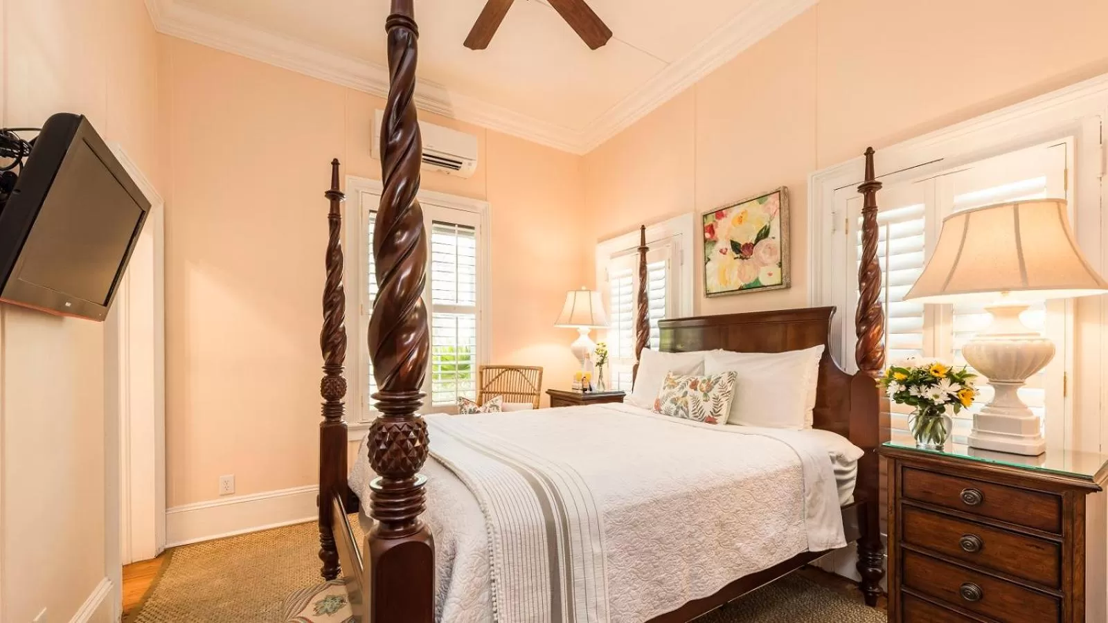 Bed in Old Town Manor