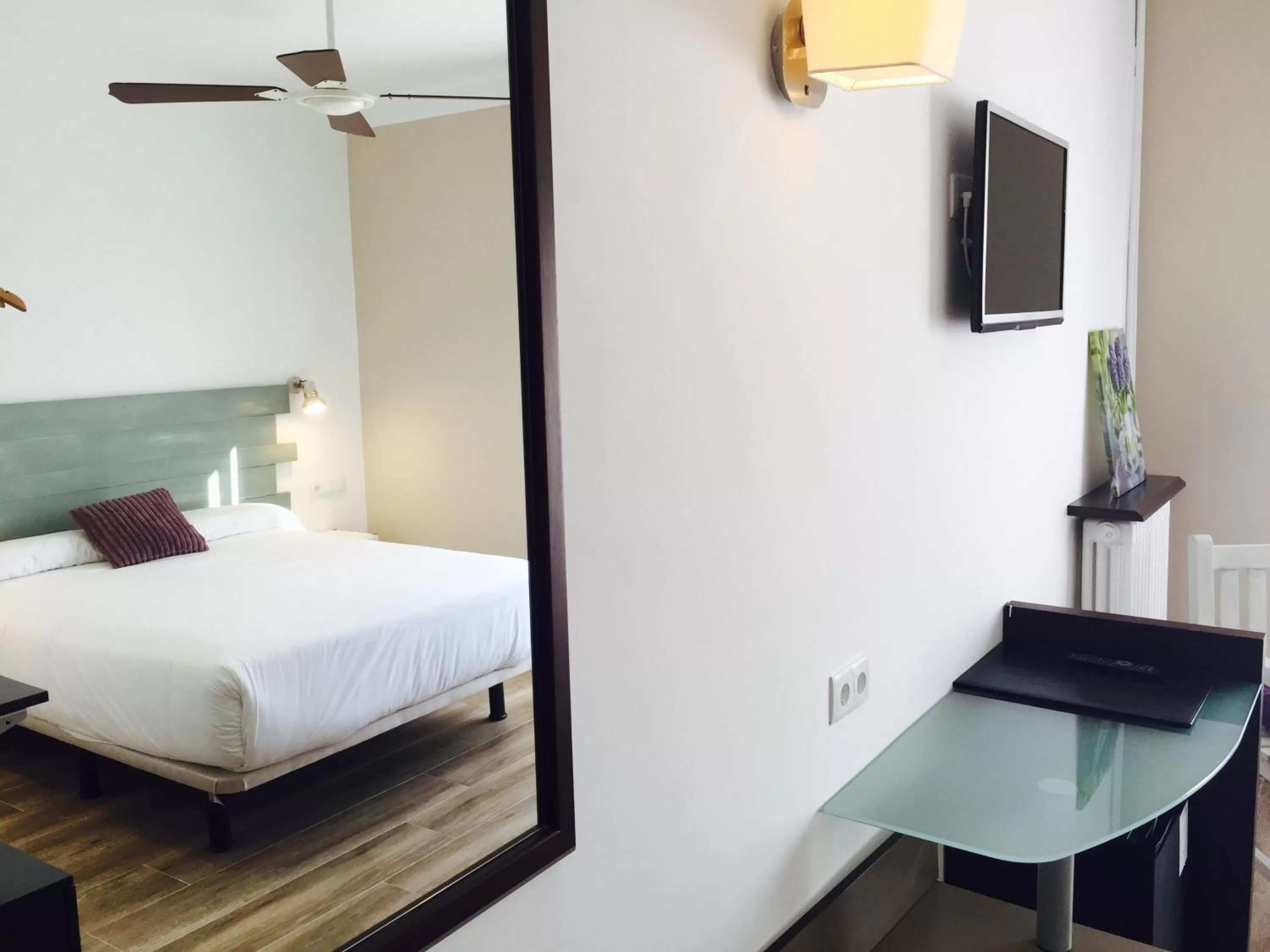 Bed in Hotel & Restaurant Figueres Parc