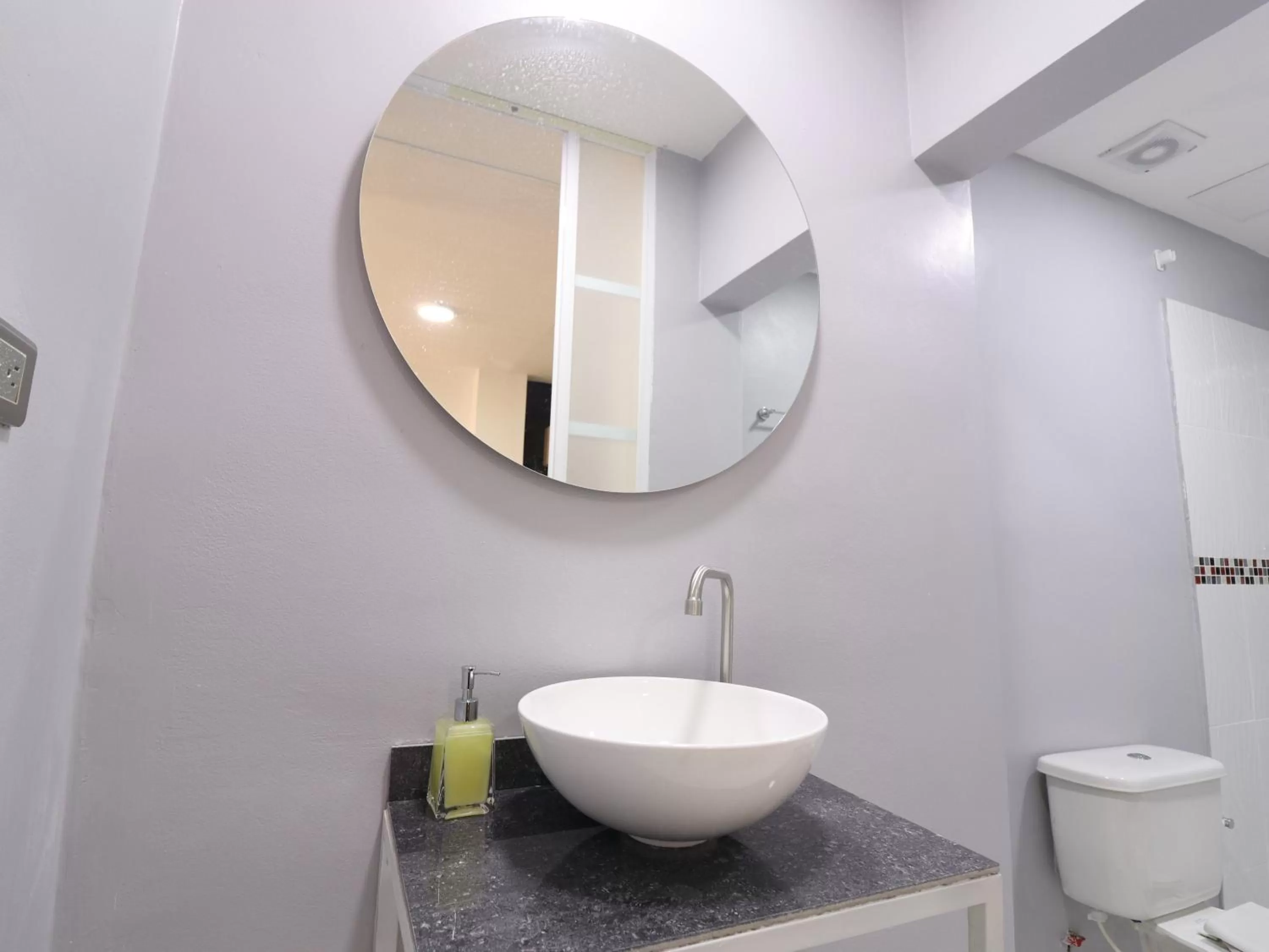 Bathroom in 554 Apartments