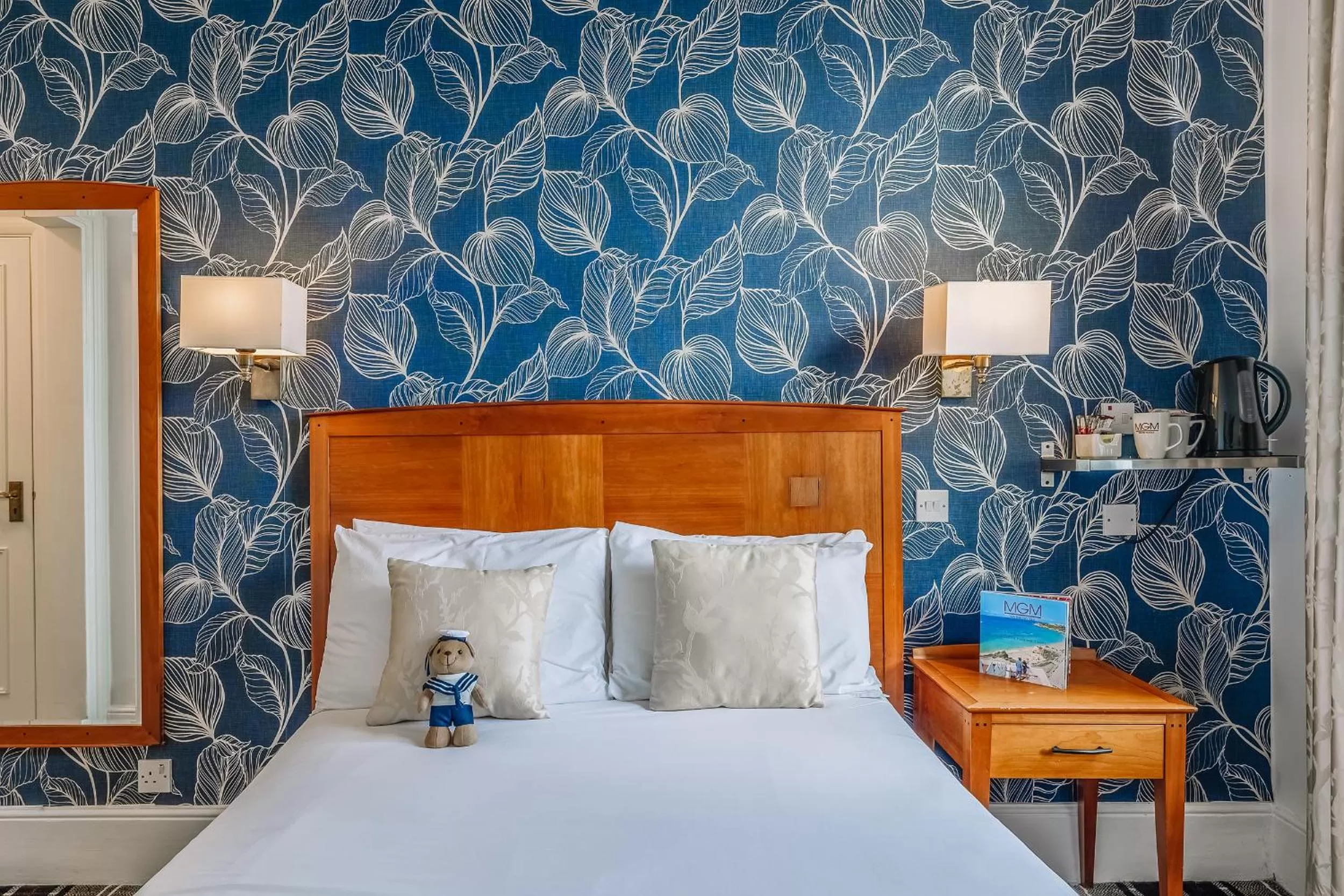 Bedroom, Bed in Muthu Westcliff Hotel (Near London Southend Airport)