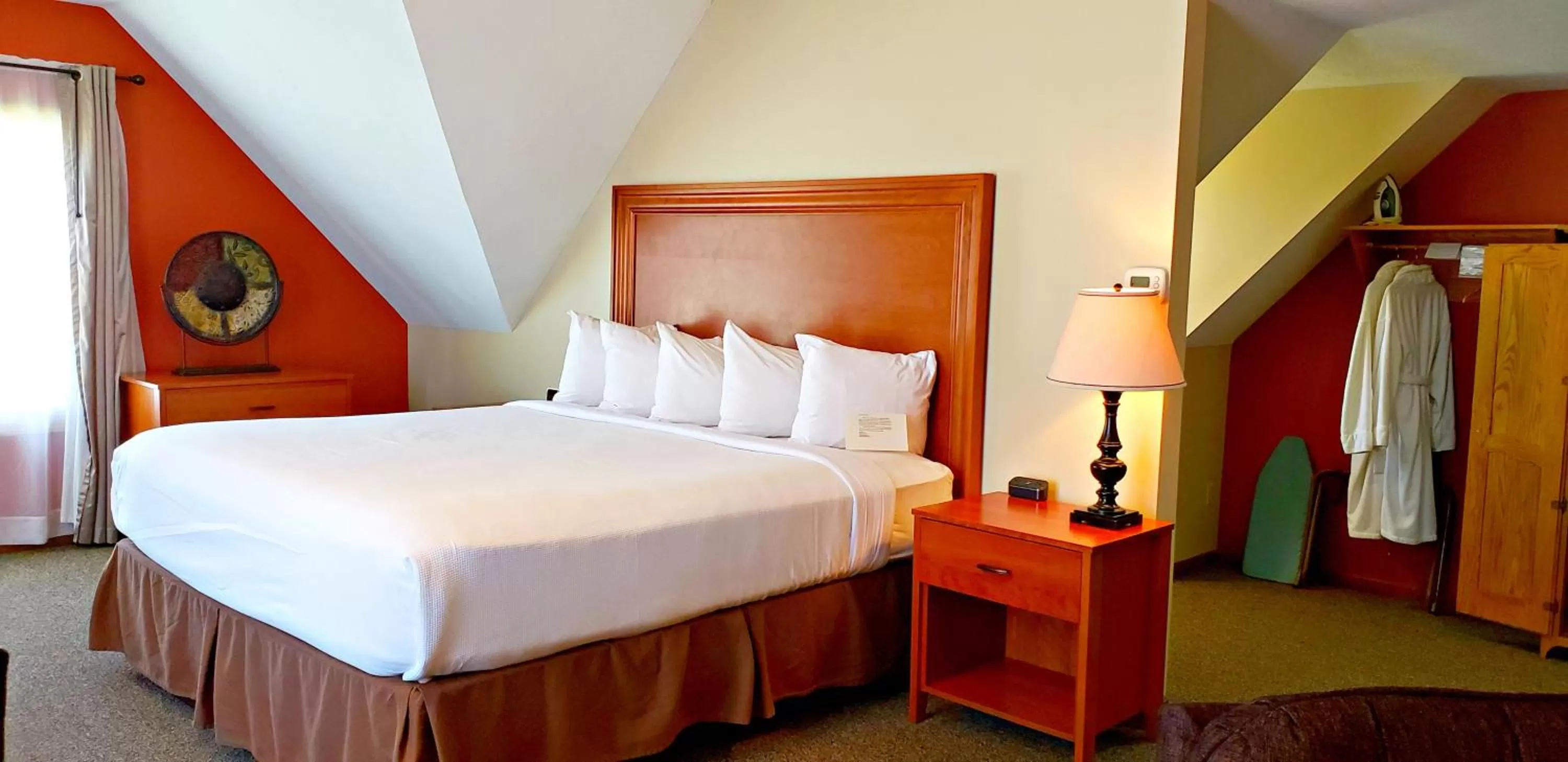 Photo of the whole room, Bed in Berlin Heritage Inn