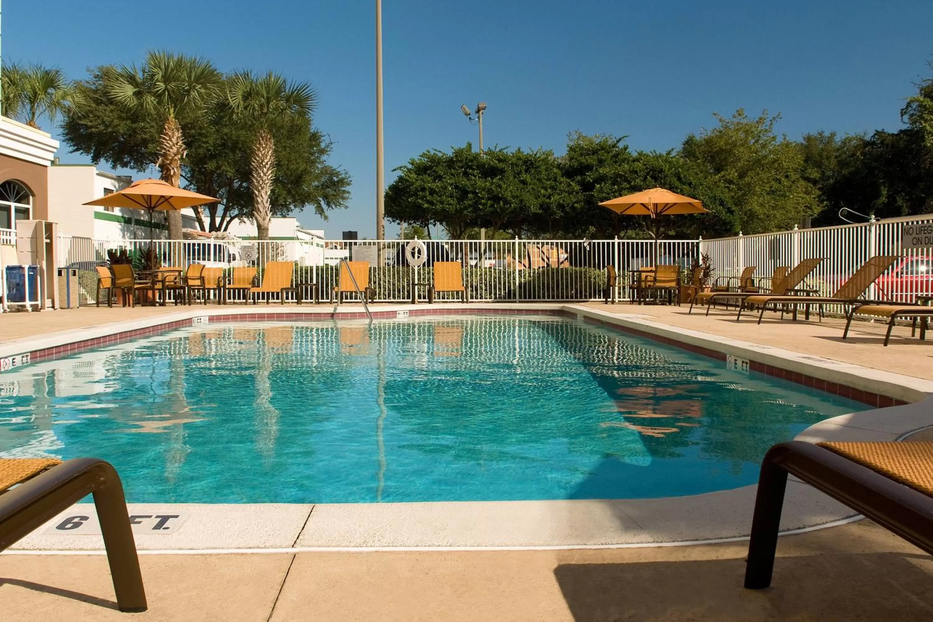 Swimming pool in Fairfield Inn & Suites by Marriott Orlando Lake Buena Vista