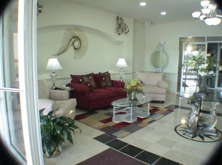 Living room in Budget Host Inn and Suites Cameron