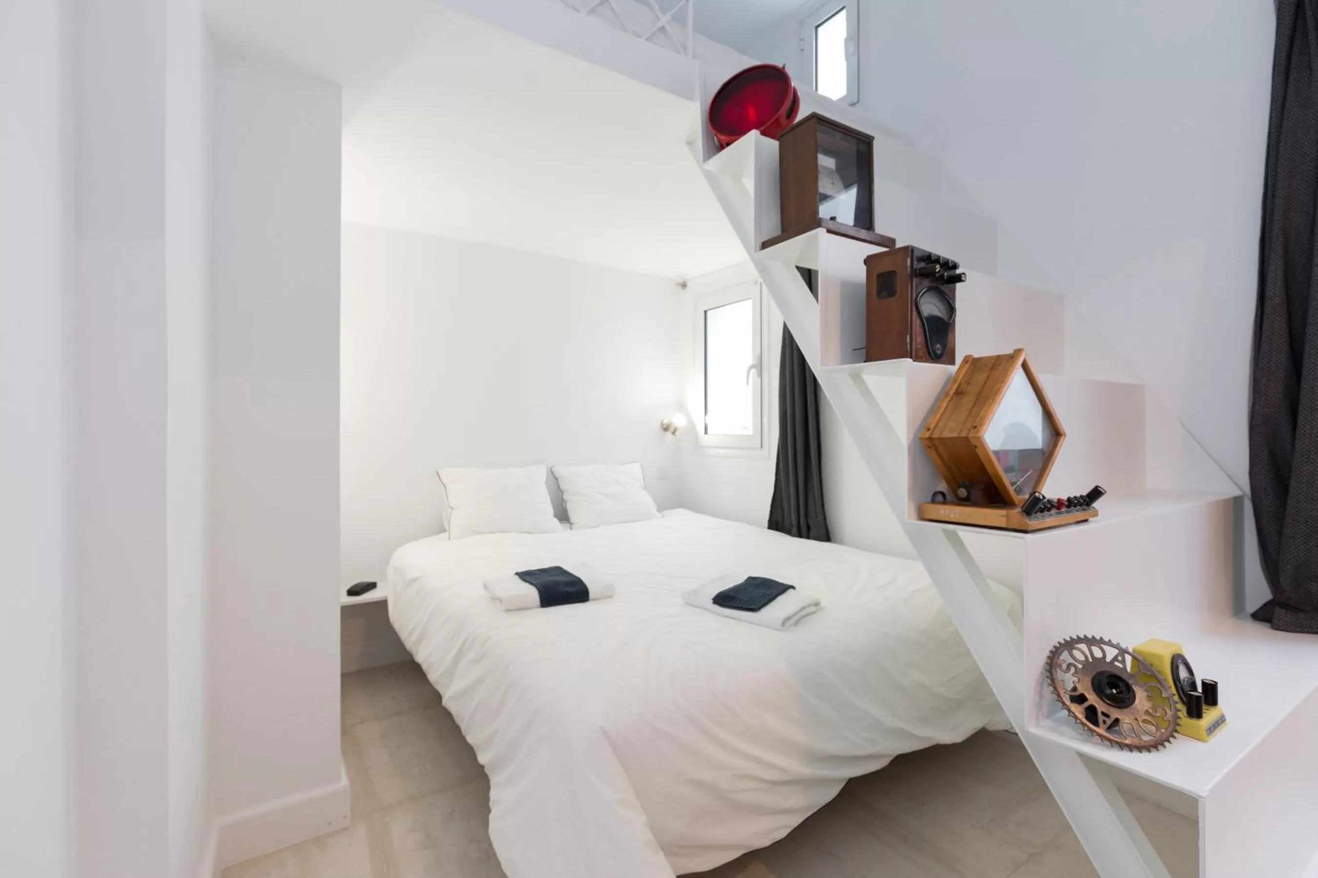 Bed in Troon of Athens Apartments