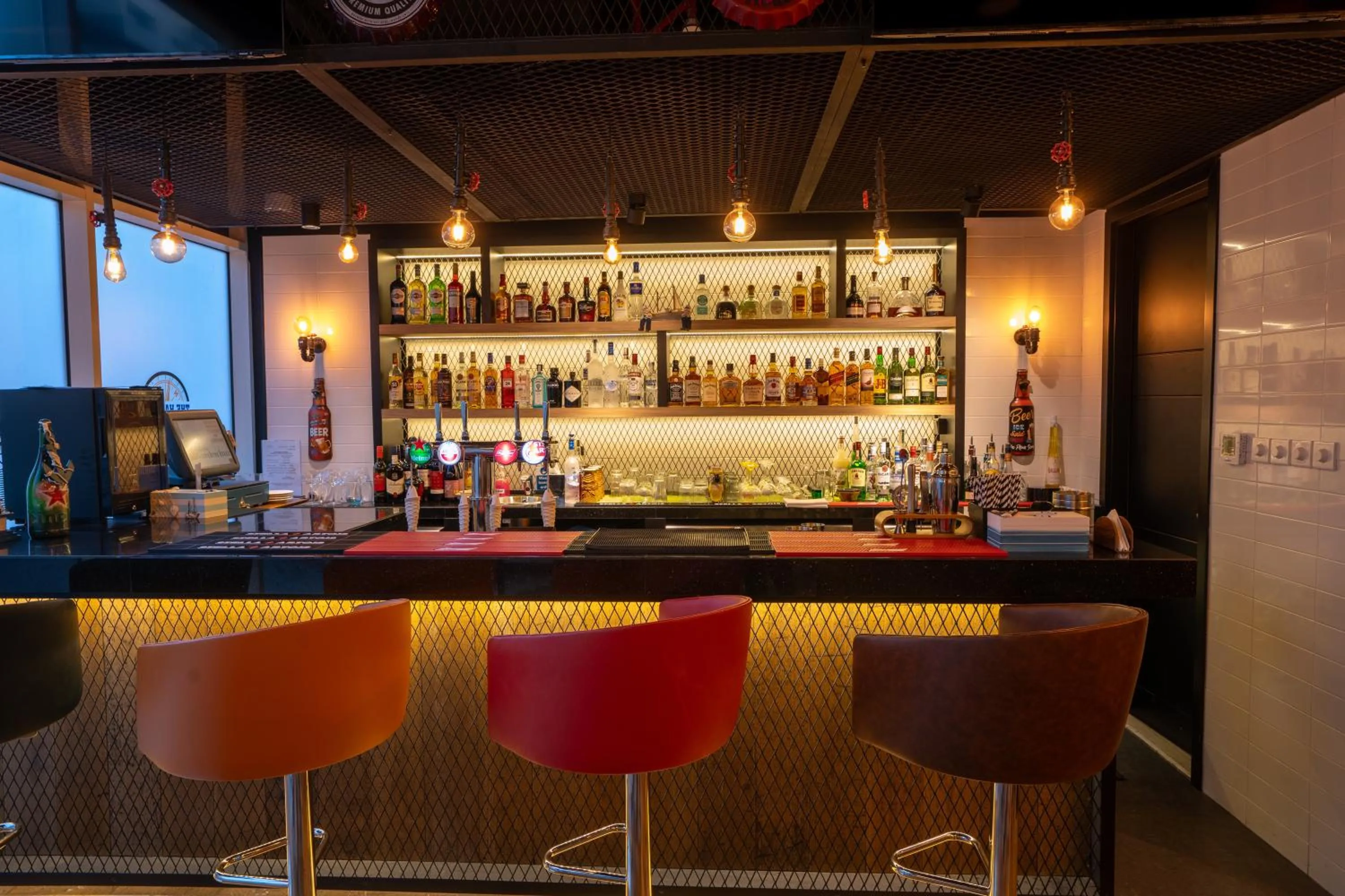 Lounge or bar in Hilton Garden inn Dubai Jumeirah