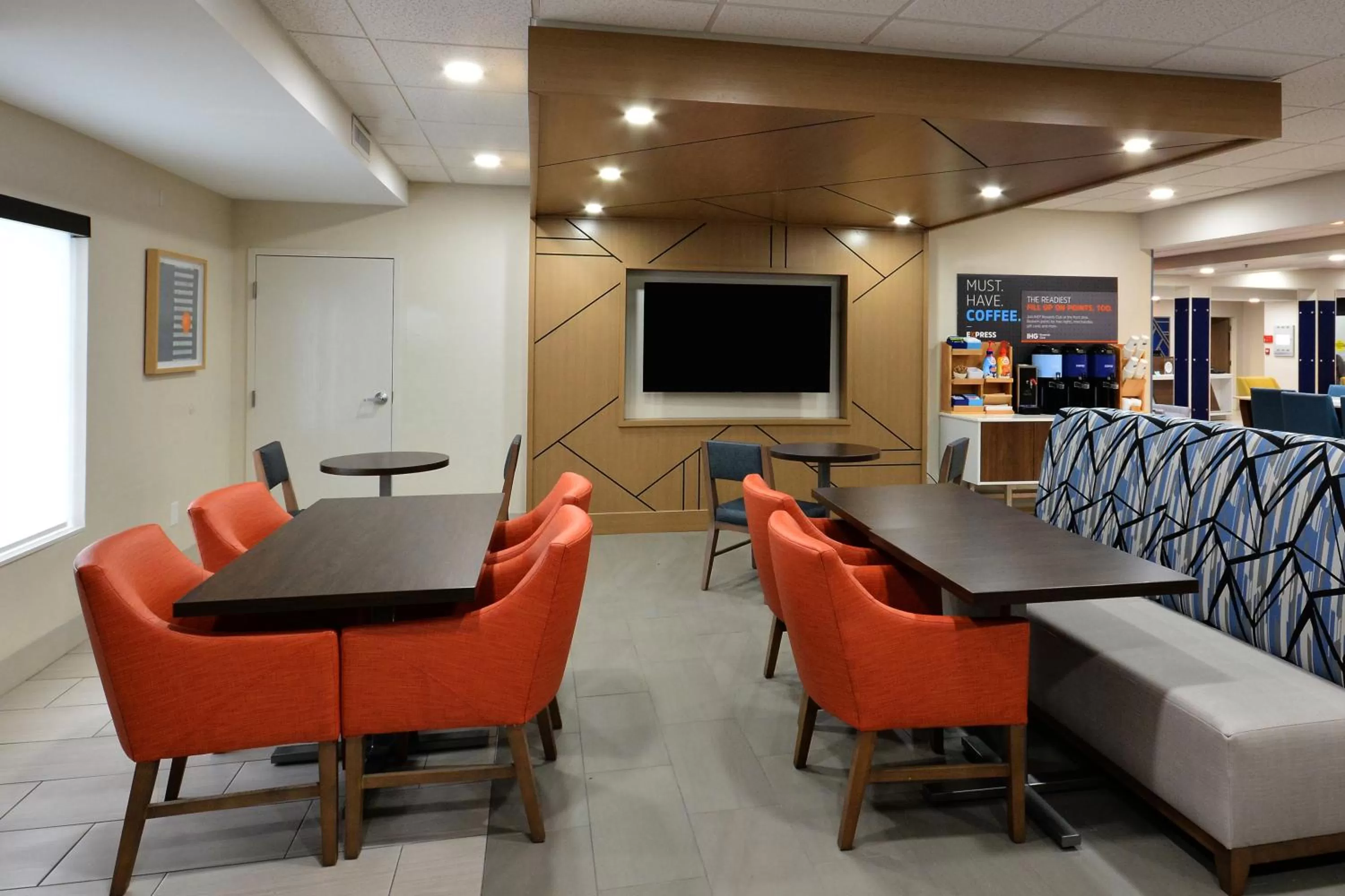 Restaurant/places to eat in Holiday Inn Express Richmond I-64 Short Pump Area by IHG