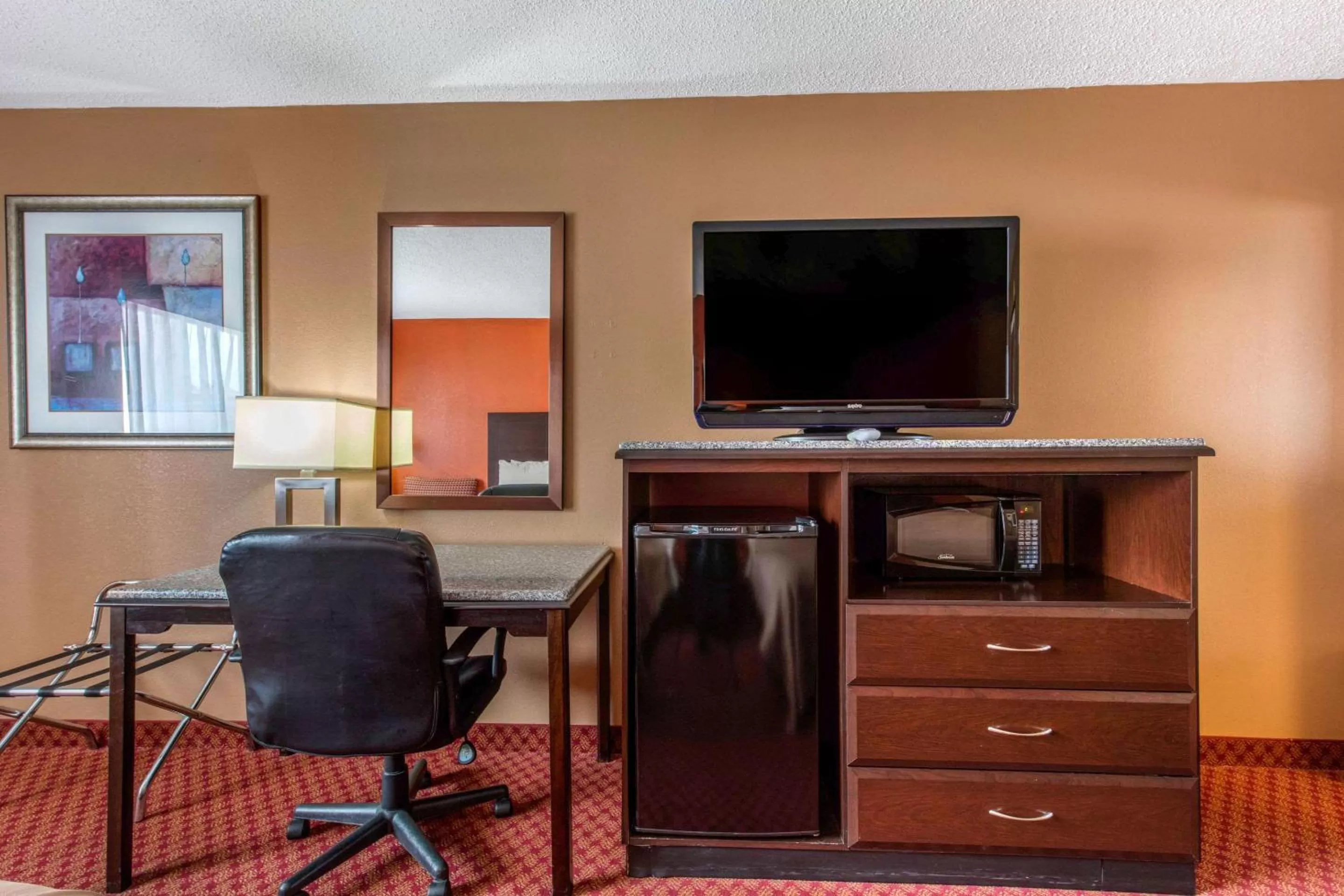 Photo of the whole room in Quality Inn Kingston Springs