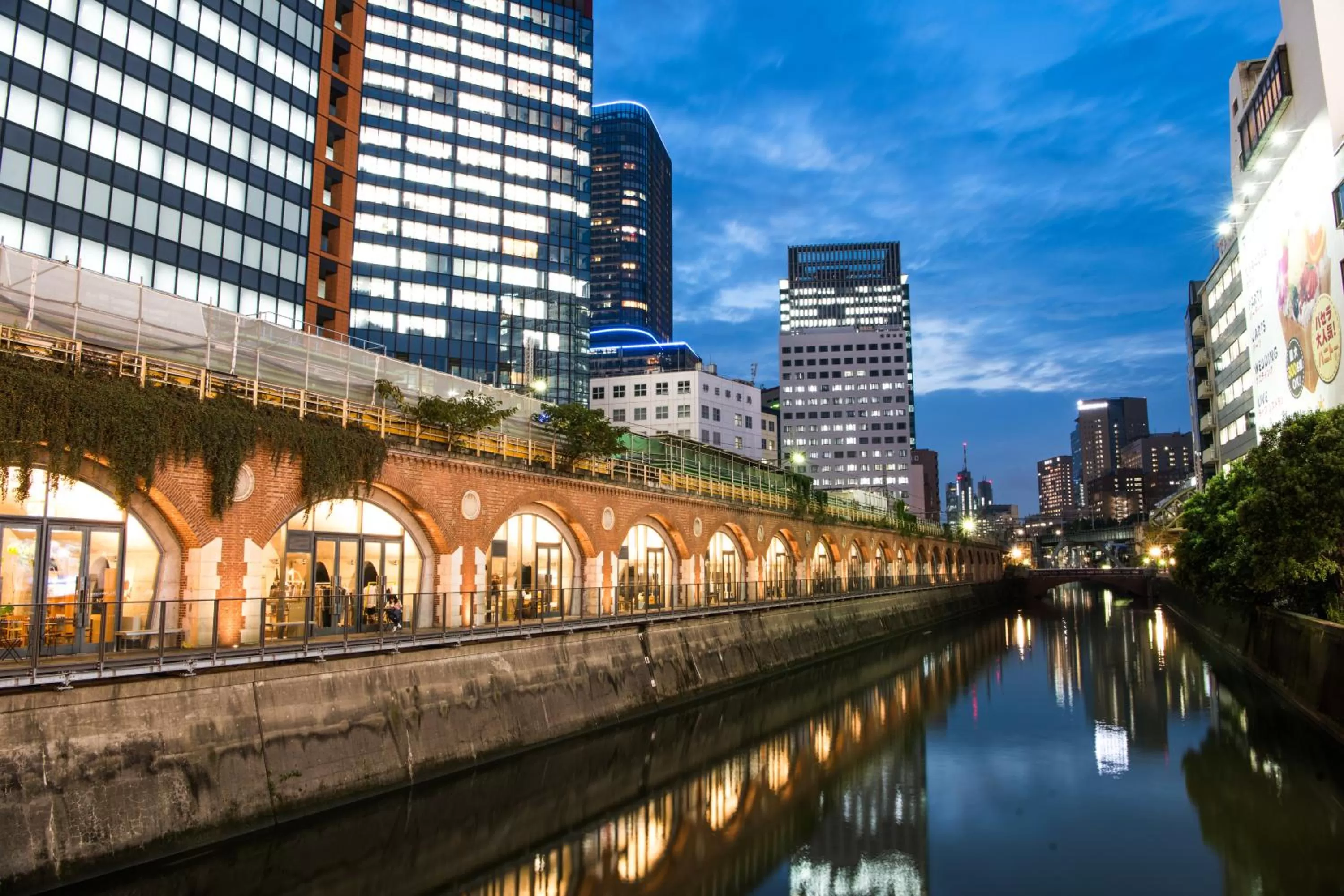 Nearby landmark in Sotetsu Fresa Inn Tokyo Kanda