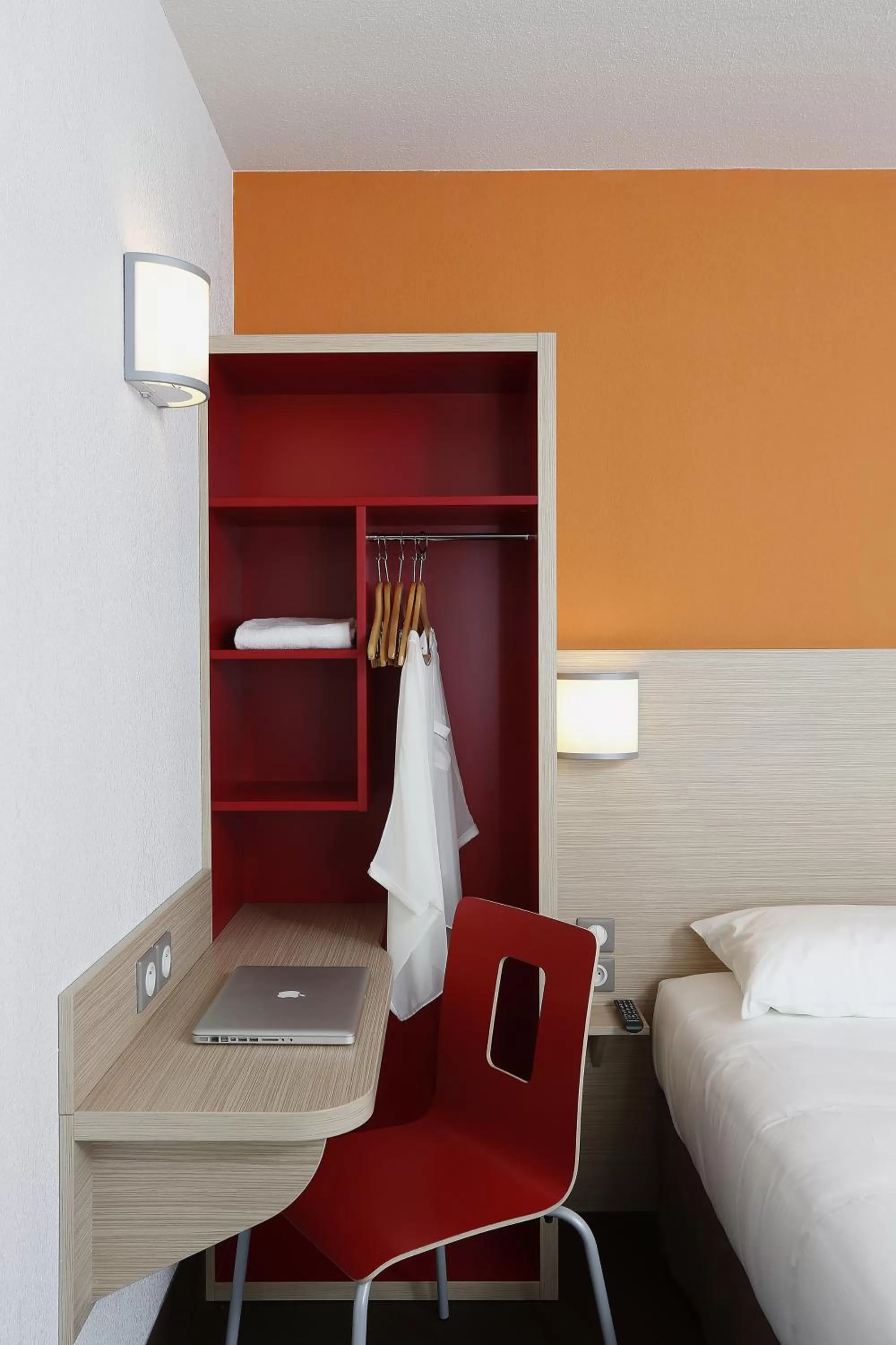 Decorative detail, Bed in B&B HOTEL Gap