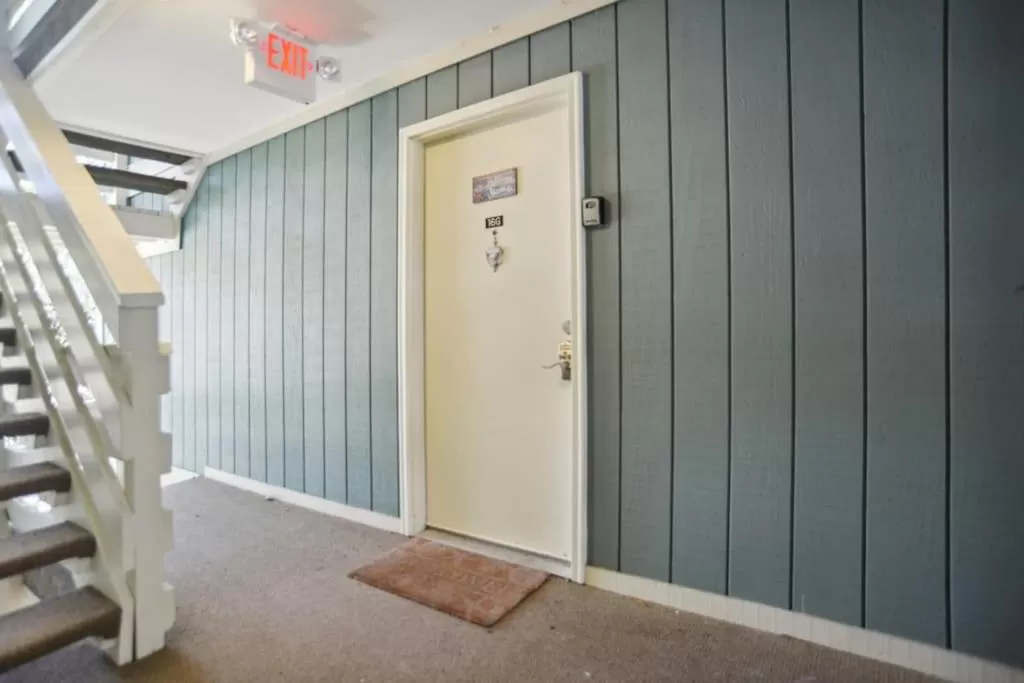 5 stars Peaceful Condo - 7 min walk to the beach