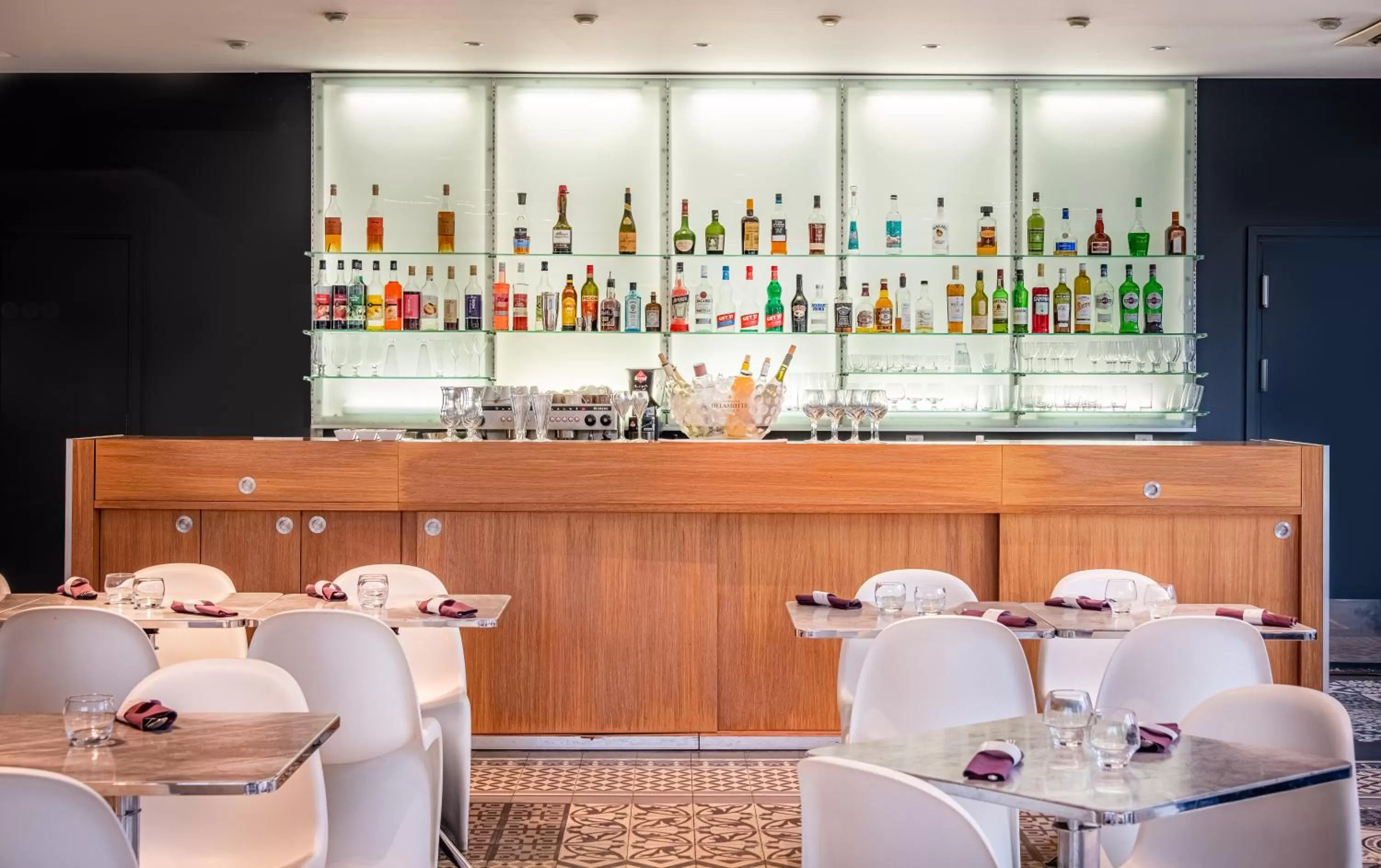 Restaurant/places to eat in L'Orangerie du Château des Reynats