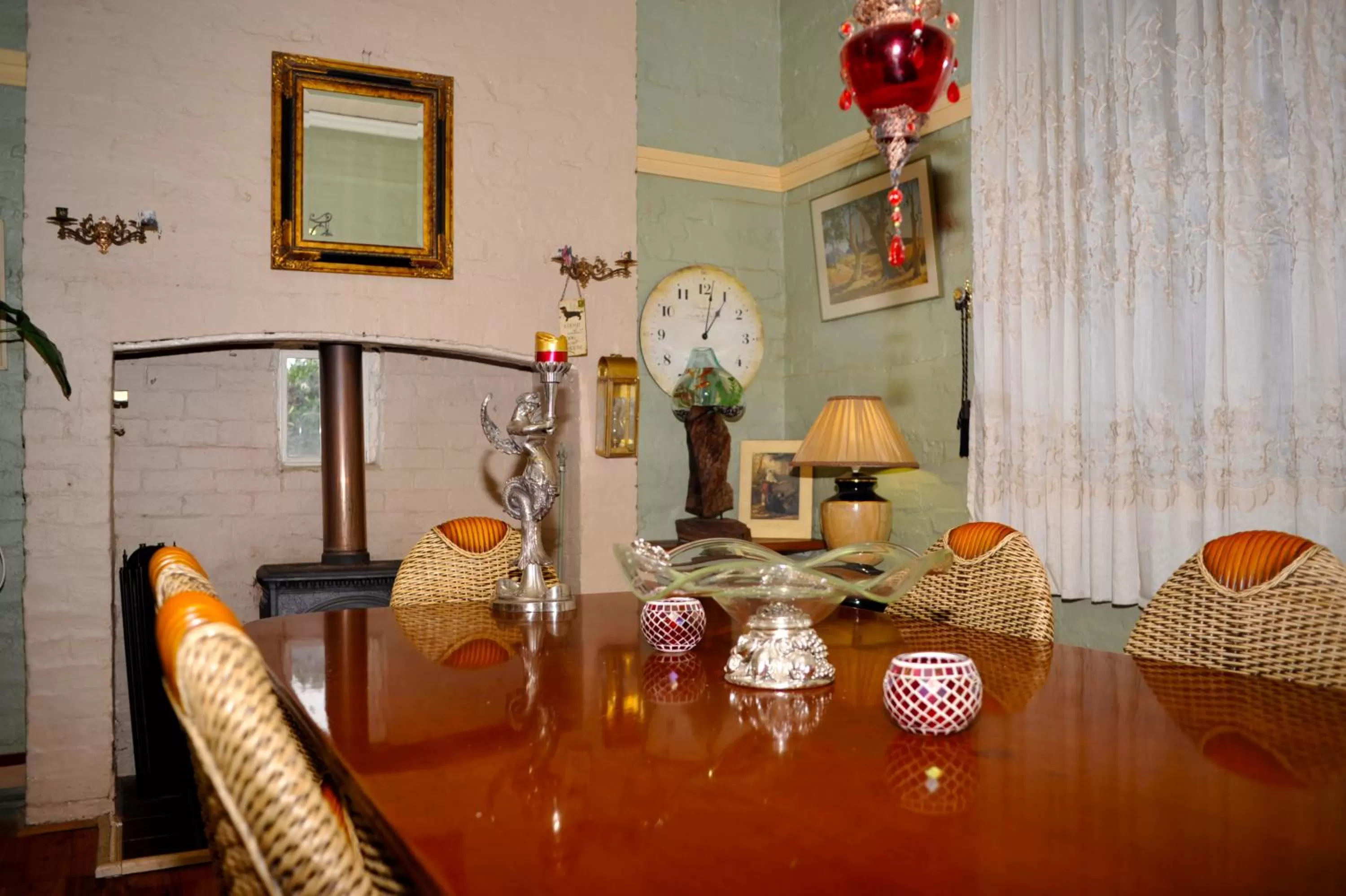 Restaurant/places to eat in Must Love Dogs B&B & Self Contained Cottage