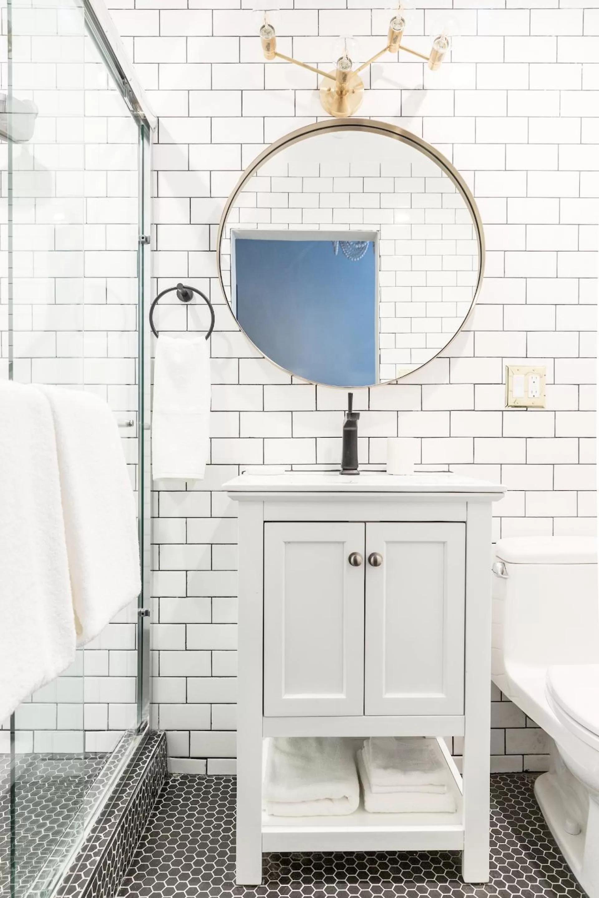 Living room, Bathroom in Sonder Hayes Valley