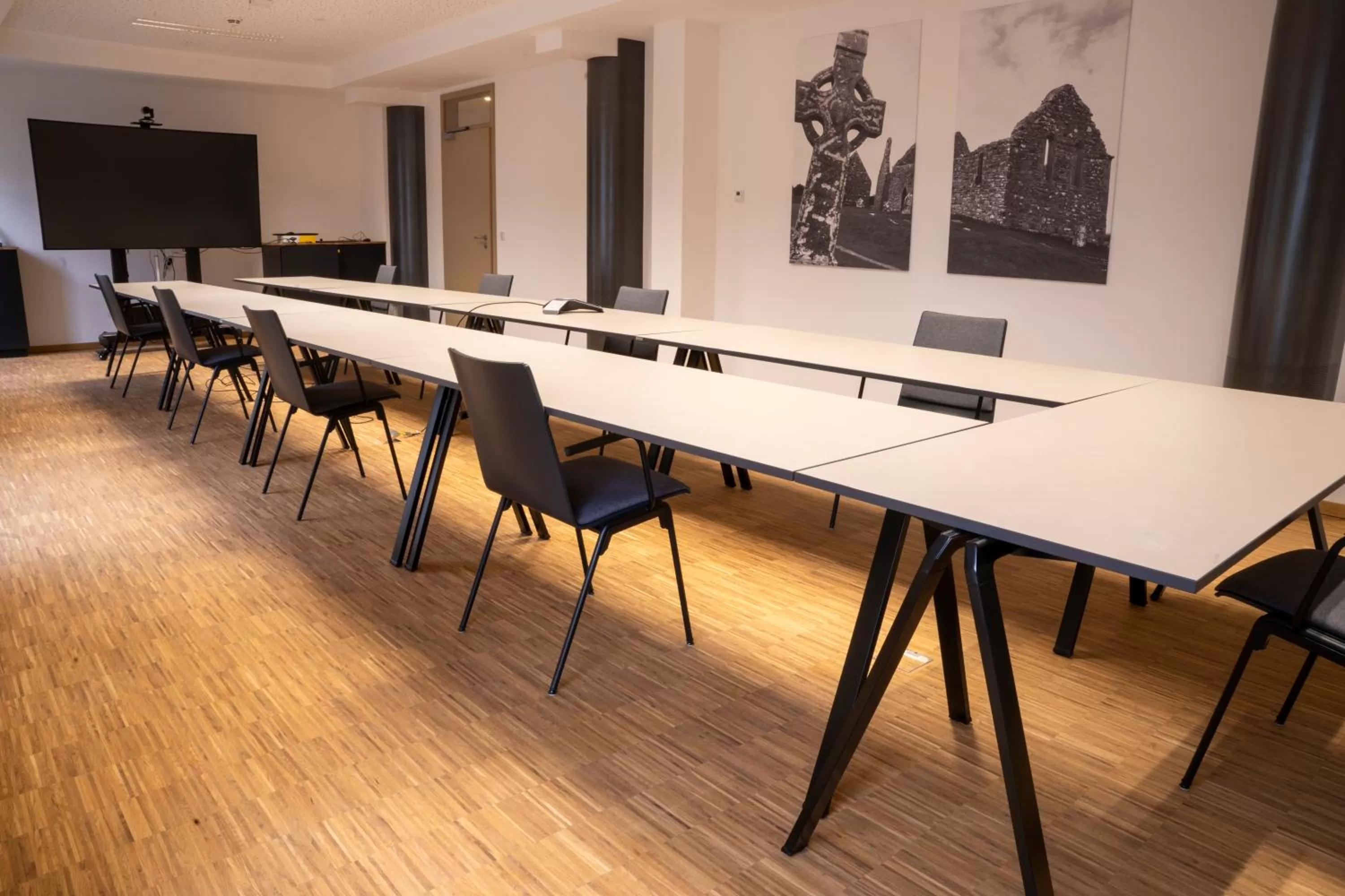 Business facilities in Cavallestro Deluxe