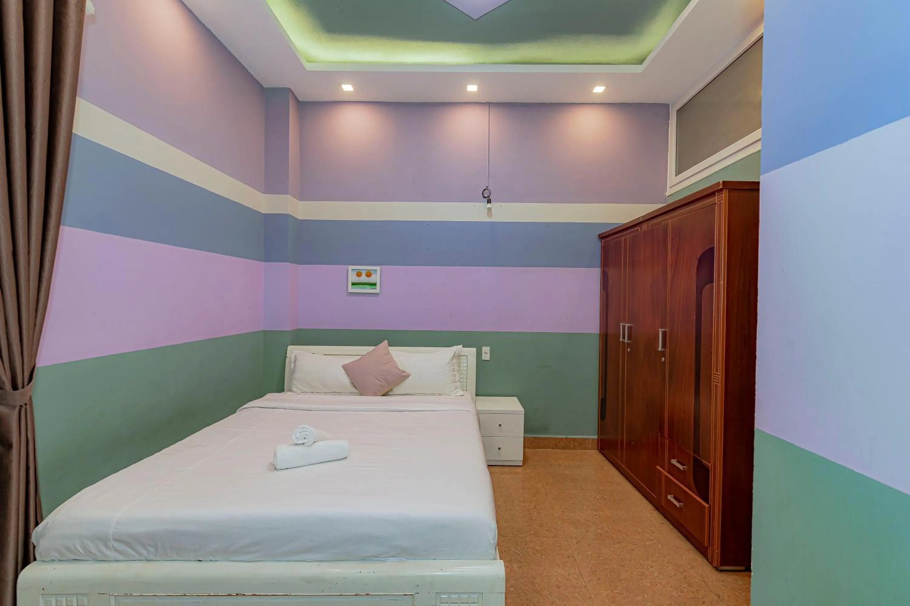 Ken's Backpackers Hotel