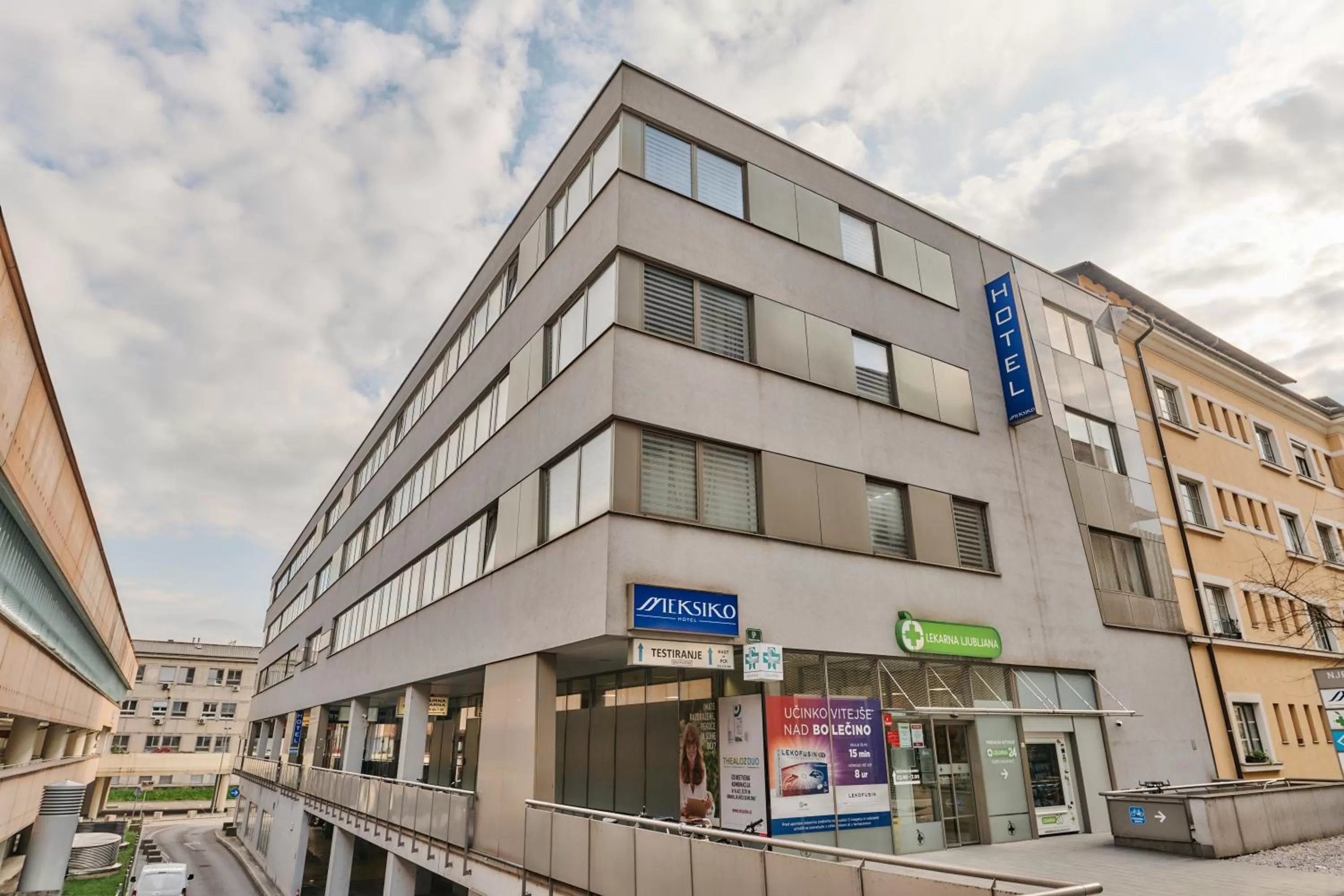 Property building in Hotel Meksiko