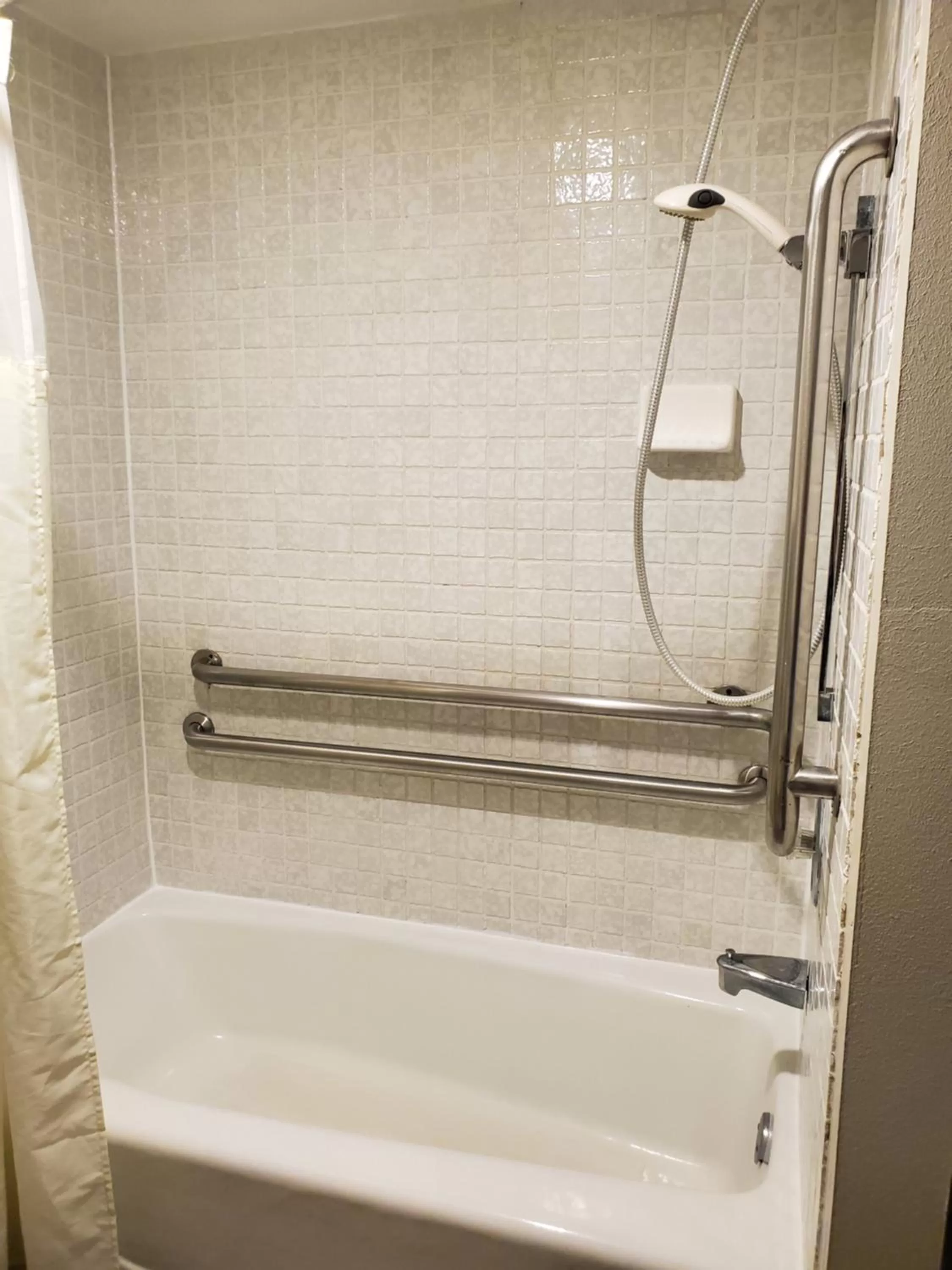 Bathroom in Araamda Inn