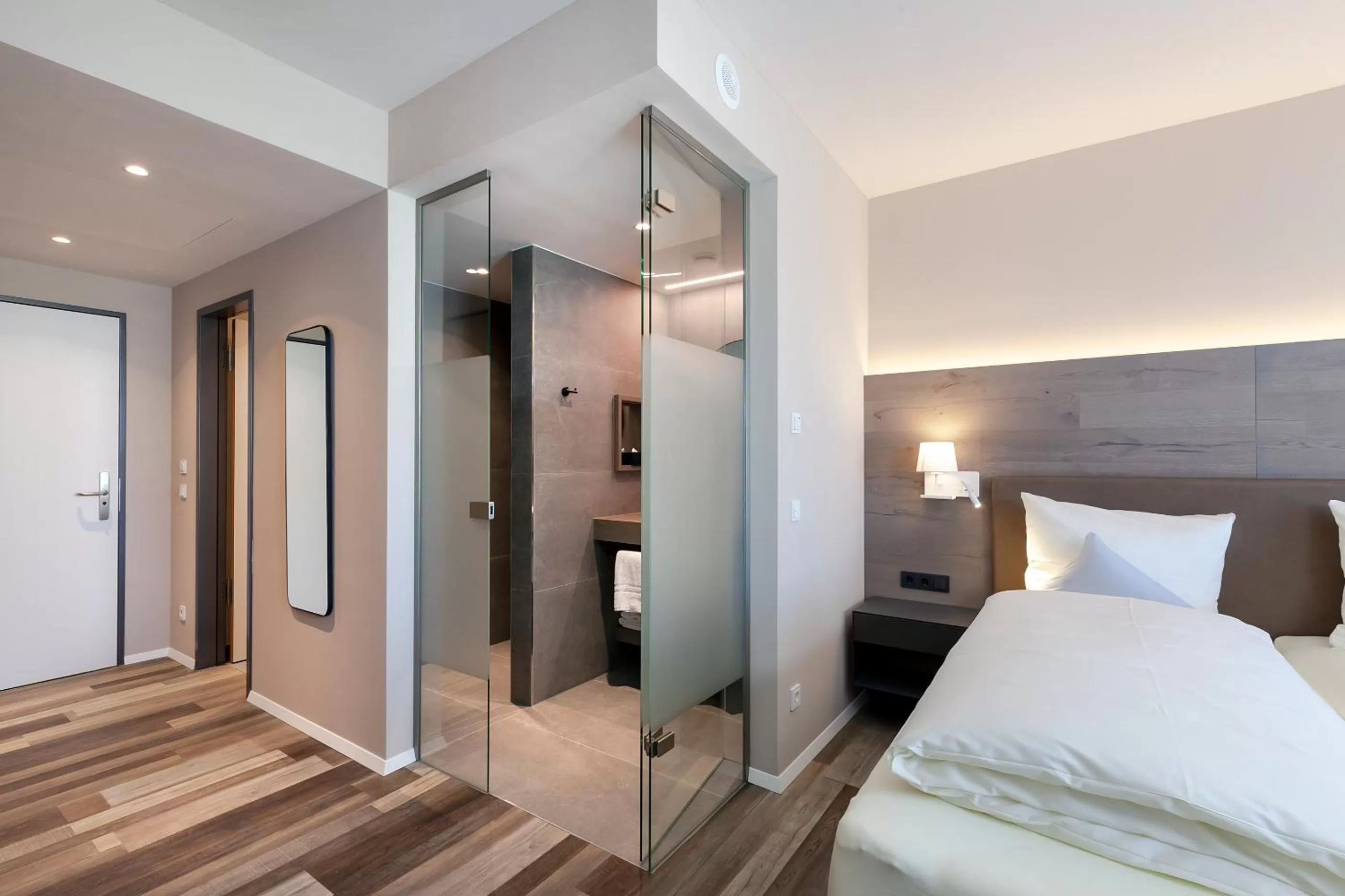 Photo of the whole room, Bed in Hotel Knoblauch