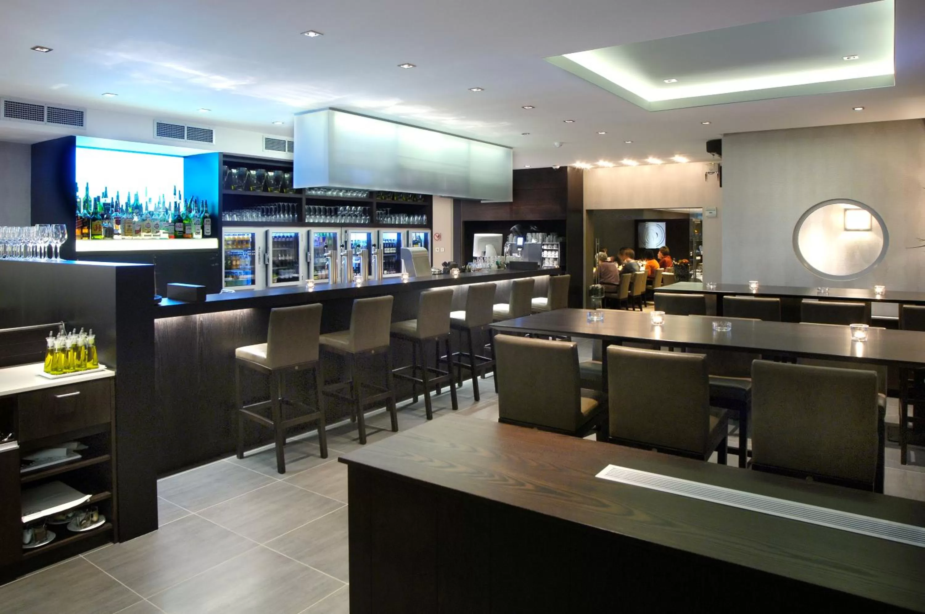 Restaurant/places to eat in Biznis Hotel