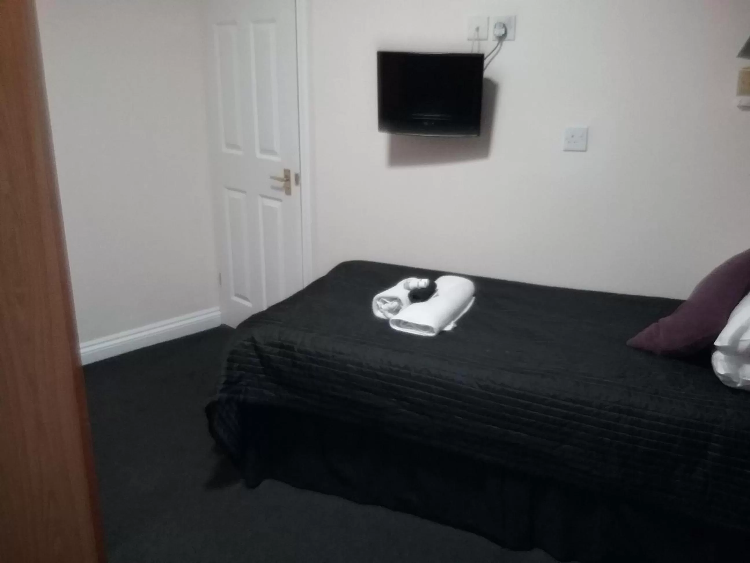 Bedroom, Bed in The Prince Consort