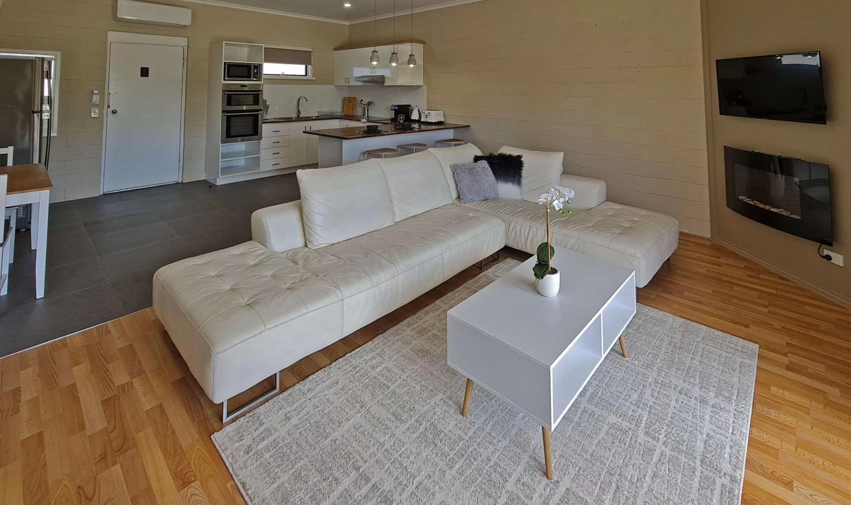 Photo of the whole room in Comfort Inn & Suites King Avenue