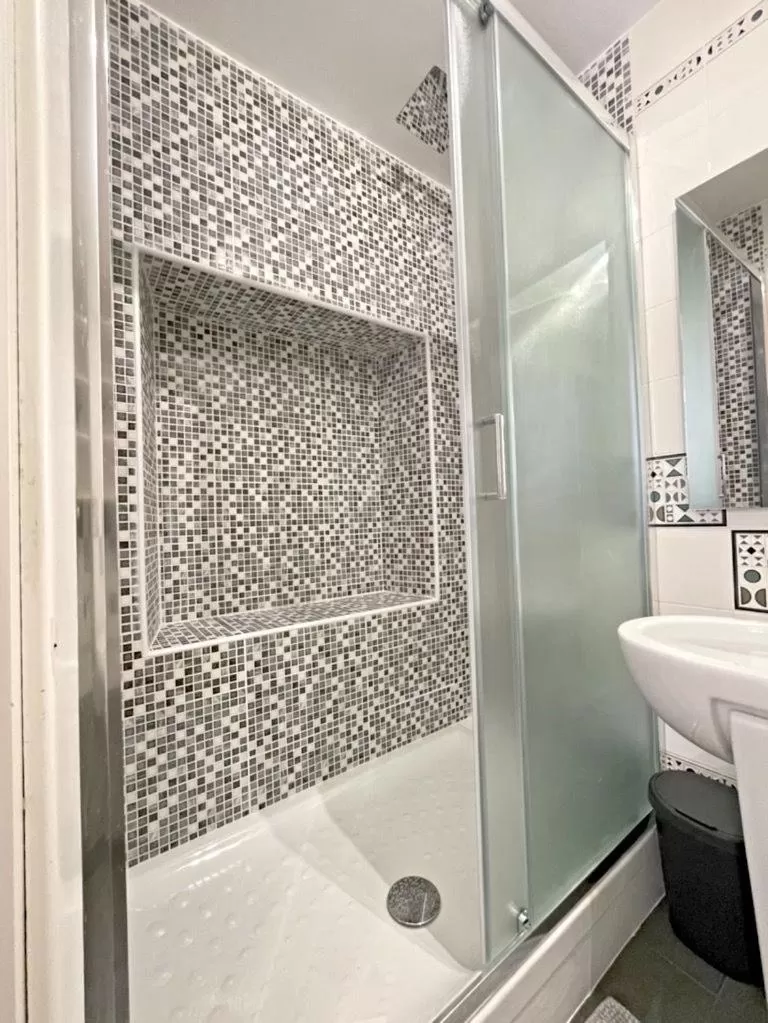 Bathroom in Pit stop Ciampino Station