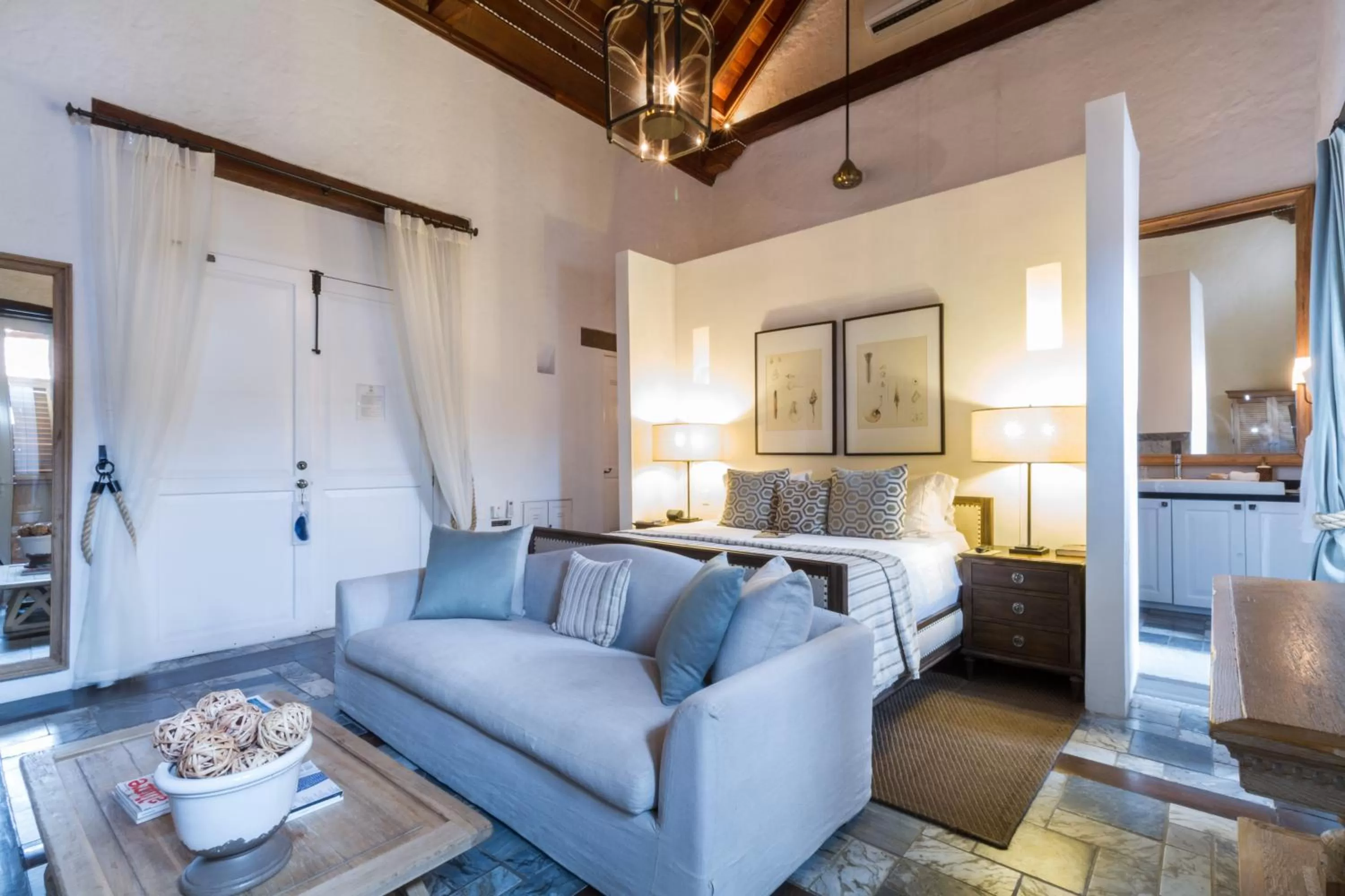 Photo of the whole room in Hotel Boutique Casa del Coliseo