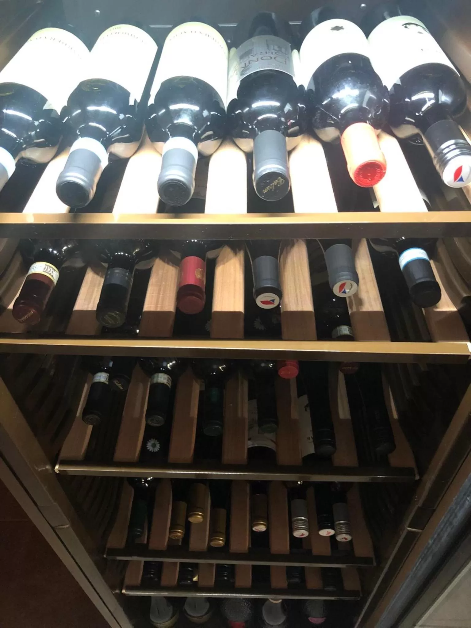 Restaurant/places to eat in Hotel Karolina