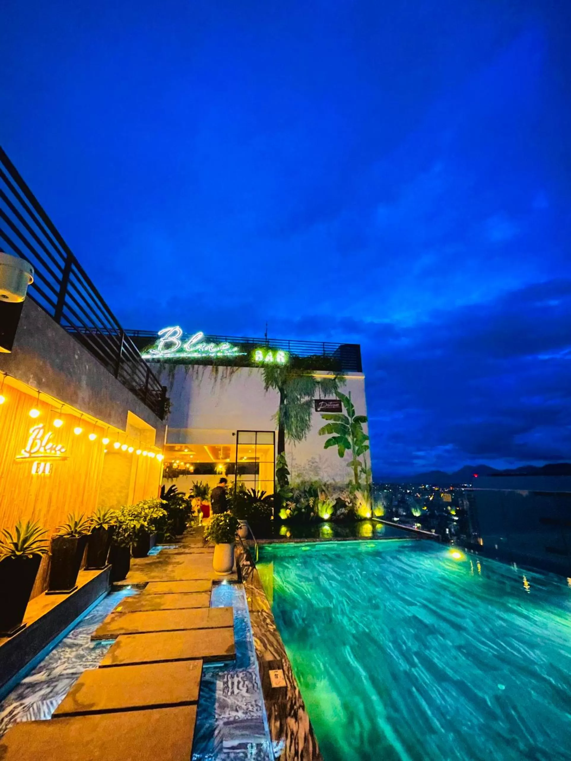 Swimming pool in Potique Hotel