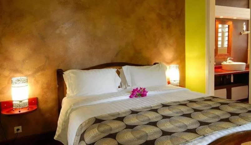 Bedroom, Bed in Habitation du Comté