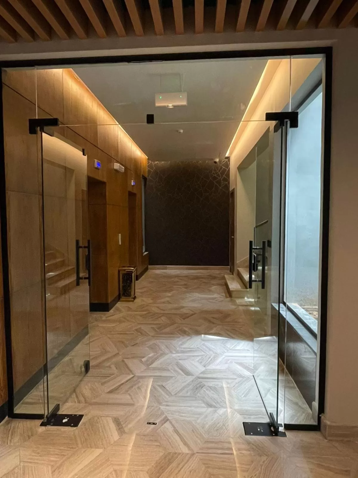 elevator in Voyage Residence فوياج ريسيدنس للشقق المخدومة