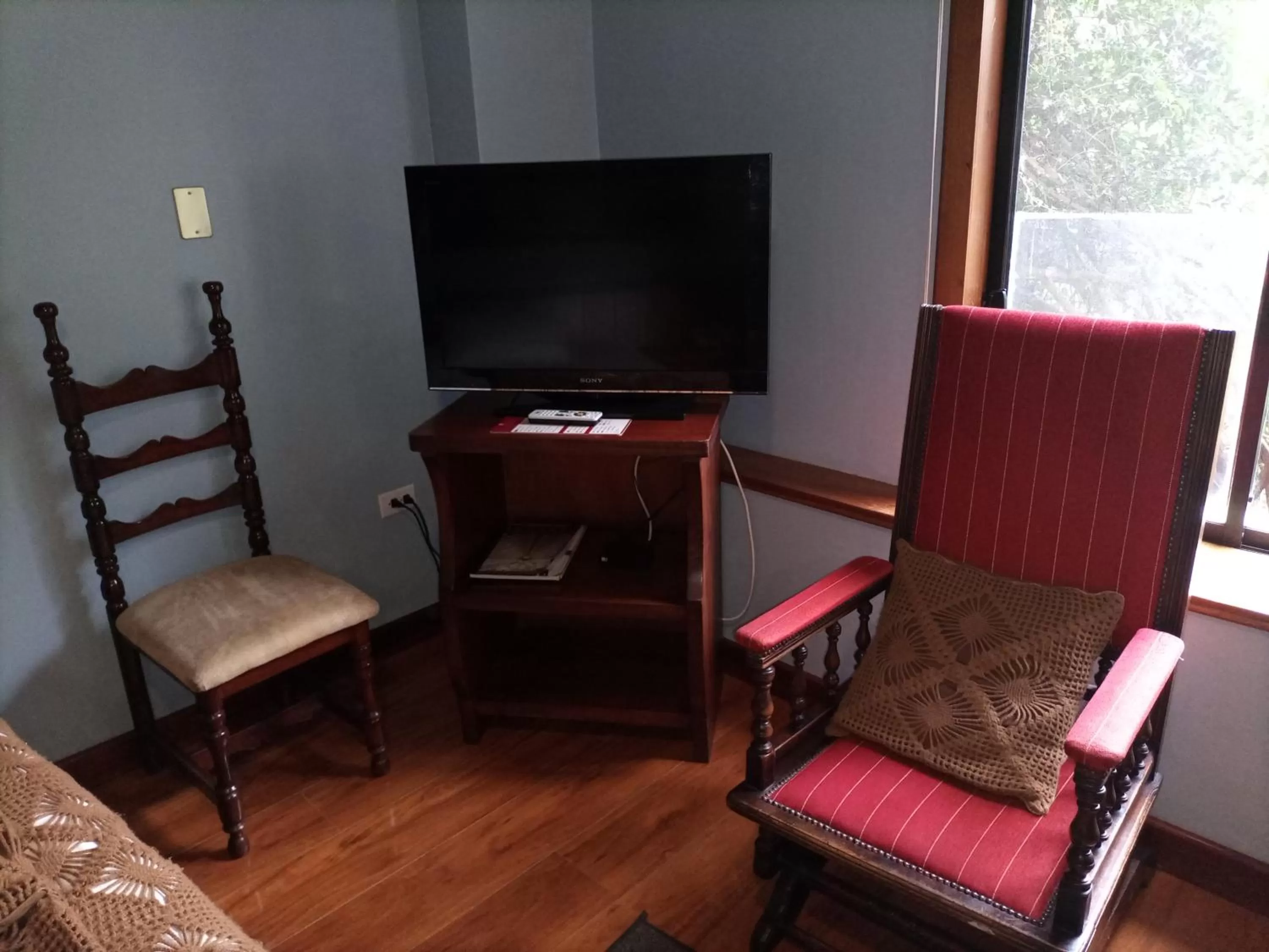 TV and multimedia, TV/Entertainment Center in Hotel Victoria