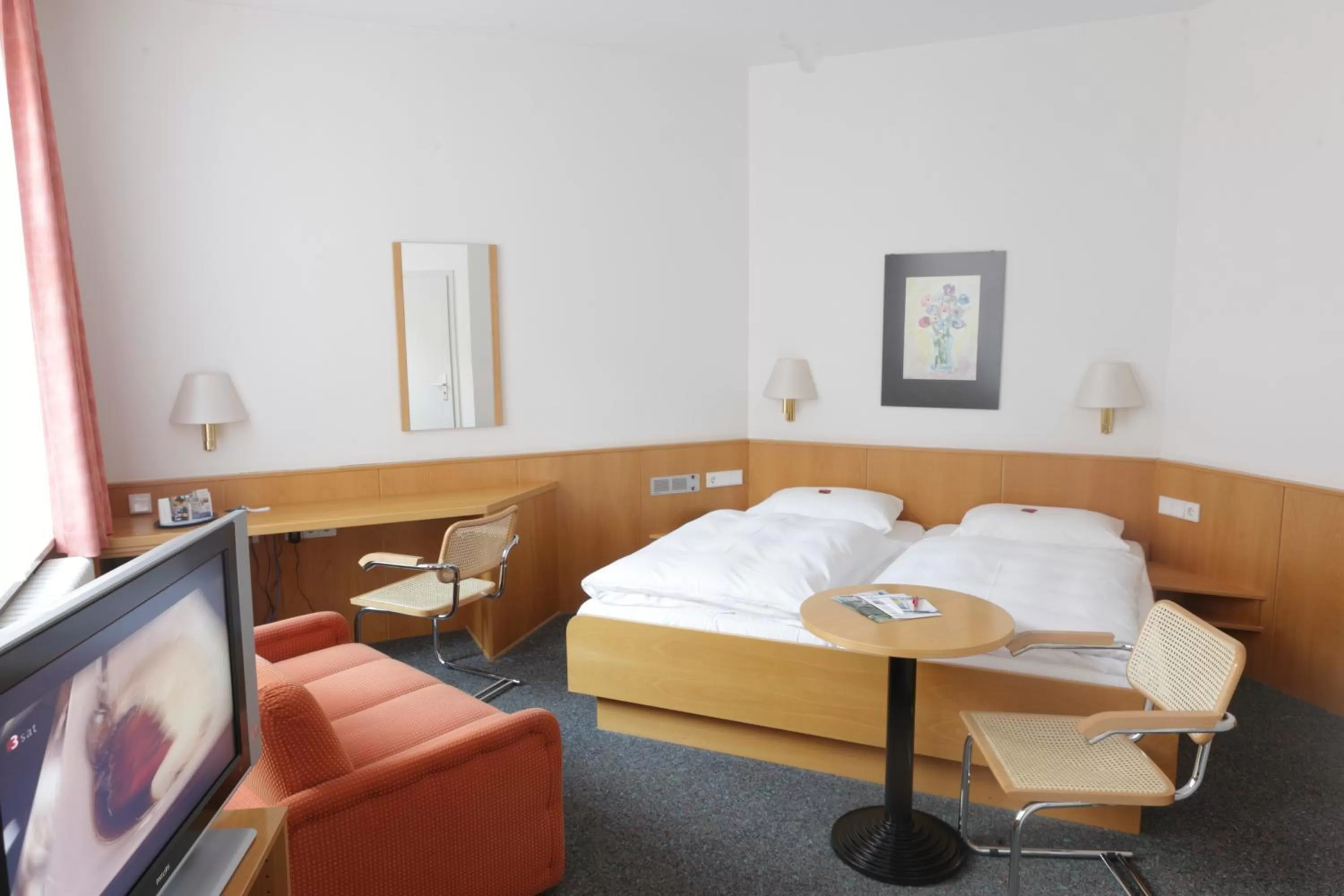 Bedroom in Hotel Berliner Hof by Coffee Fellows Hotels