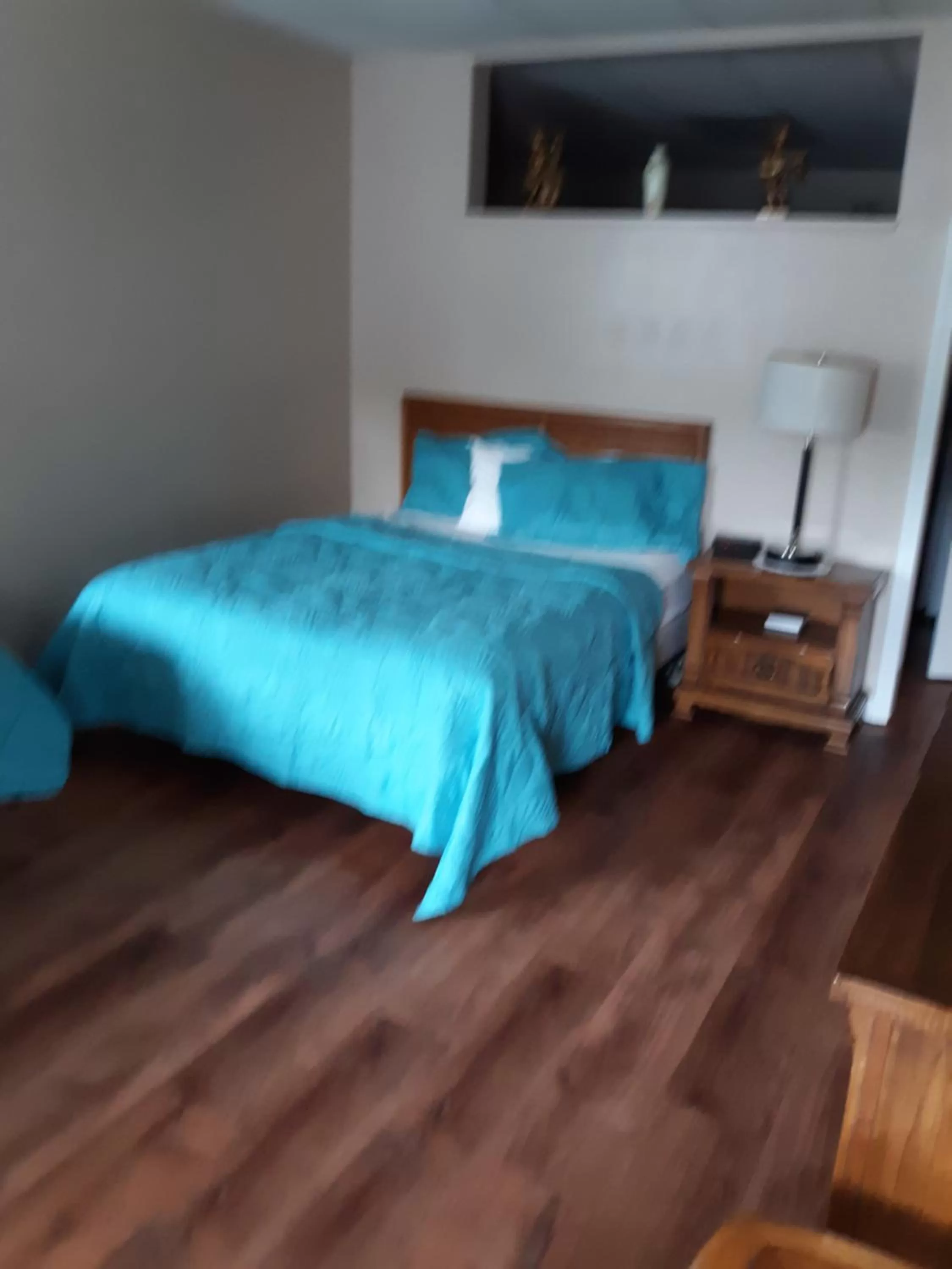 Bed in Northern Peaks Motor Inn