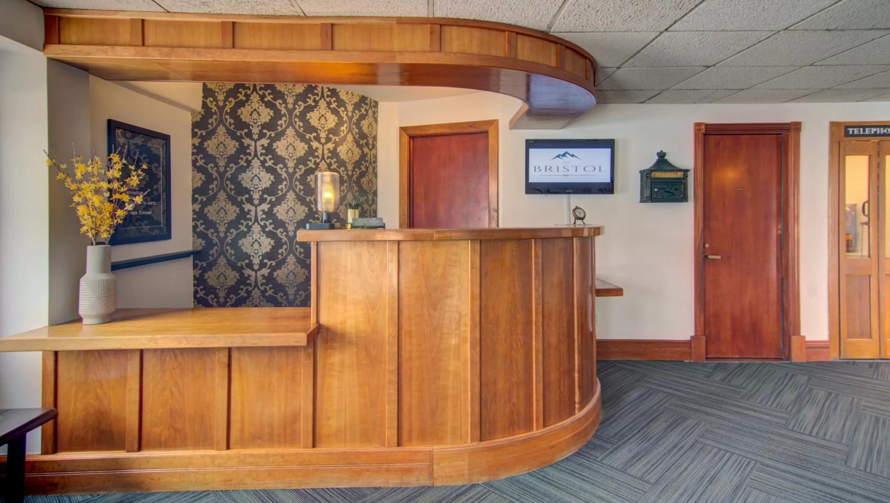 Lobby or reception in The Bristol Hotel