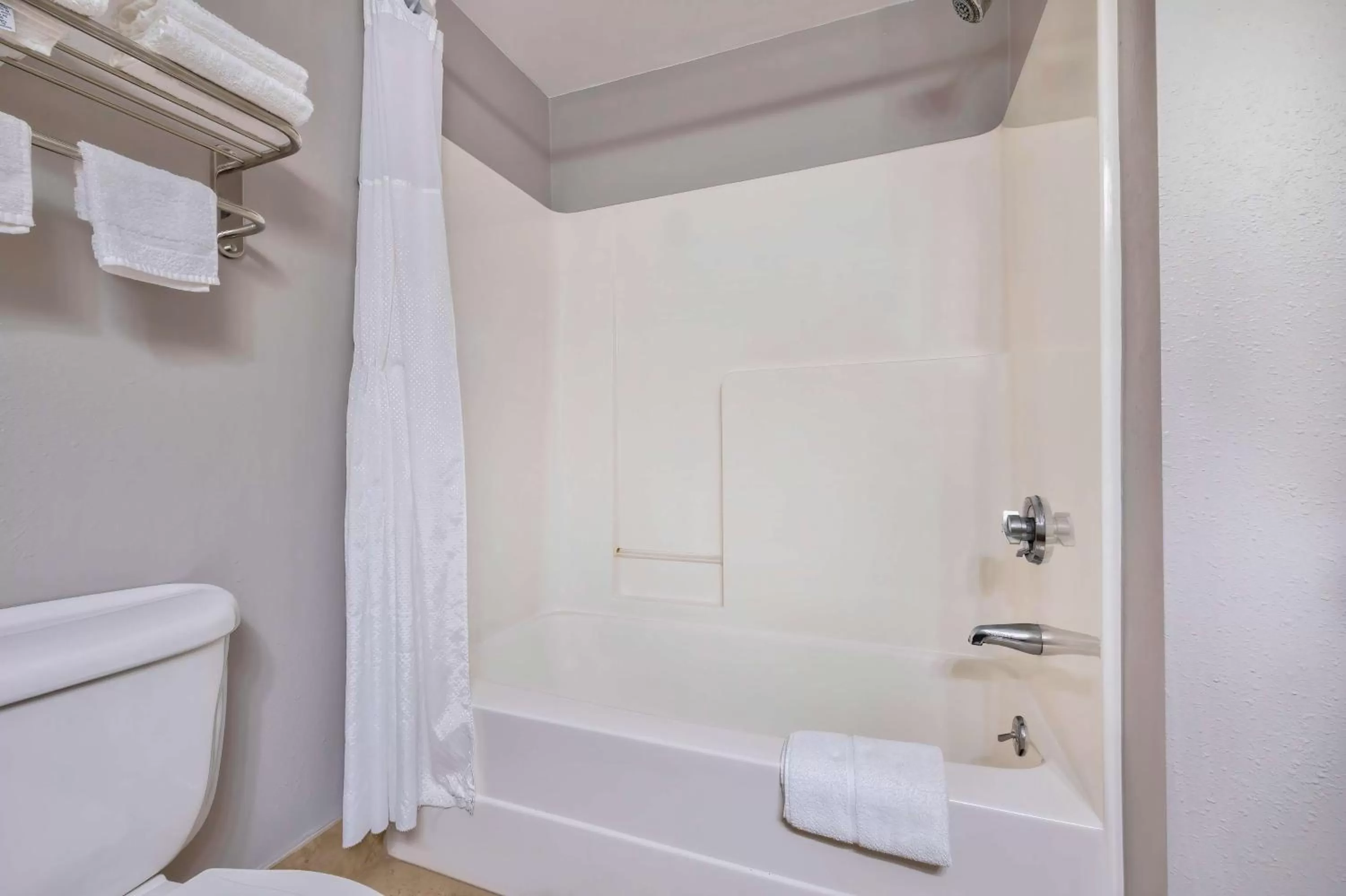 Bathroom in Motel 6 Bethel, CT - Danbury