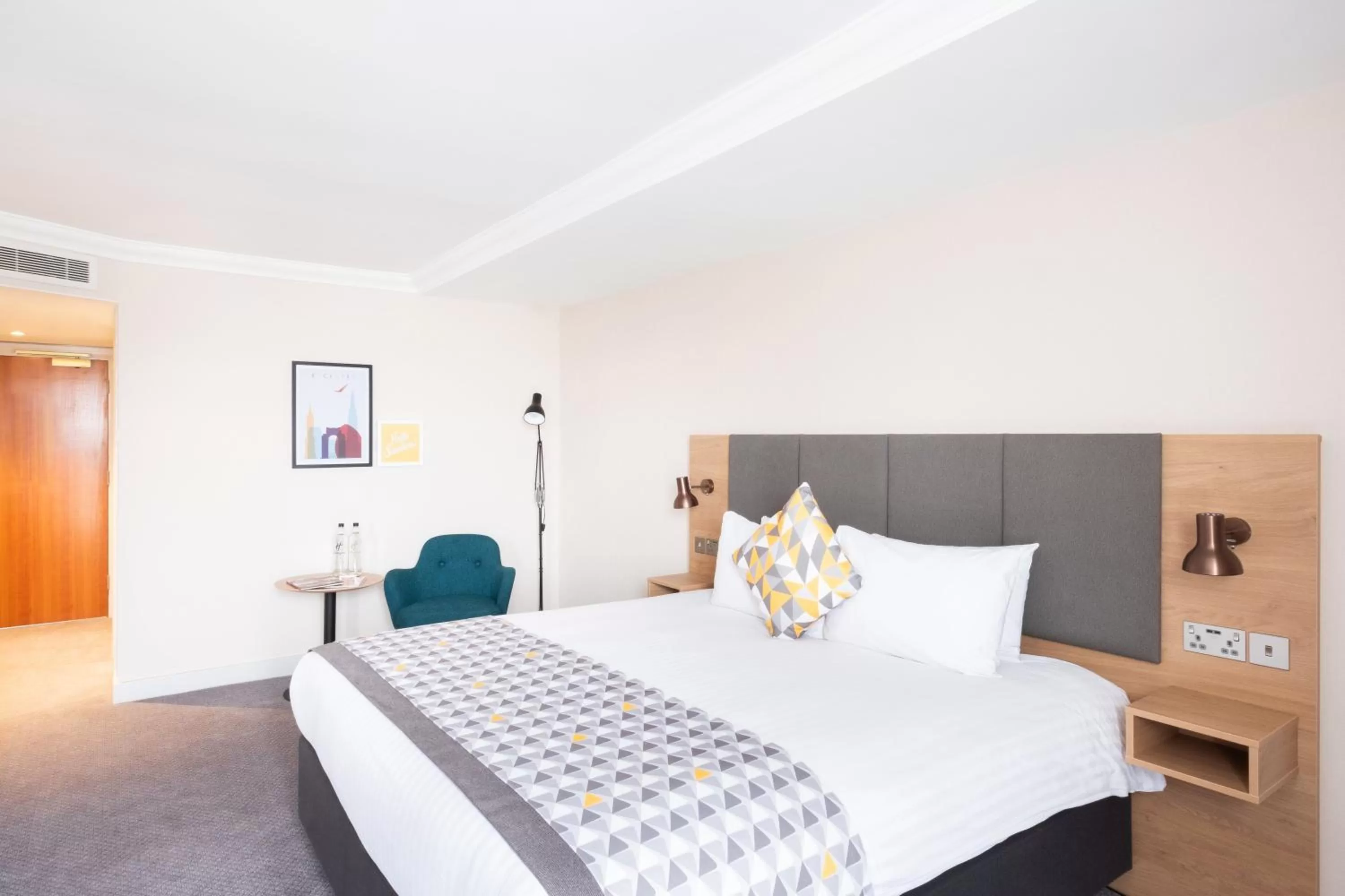 Photo of the whole room, Bed in Holiday Inn Leicester City by IHG