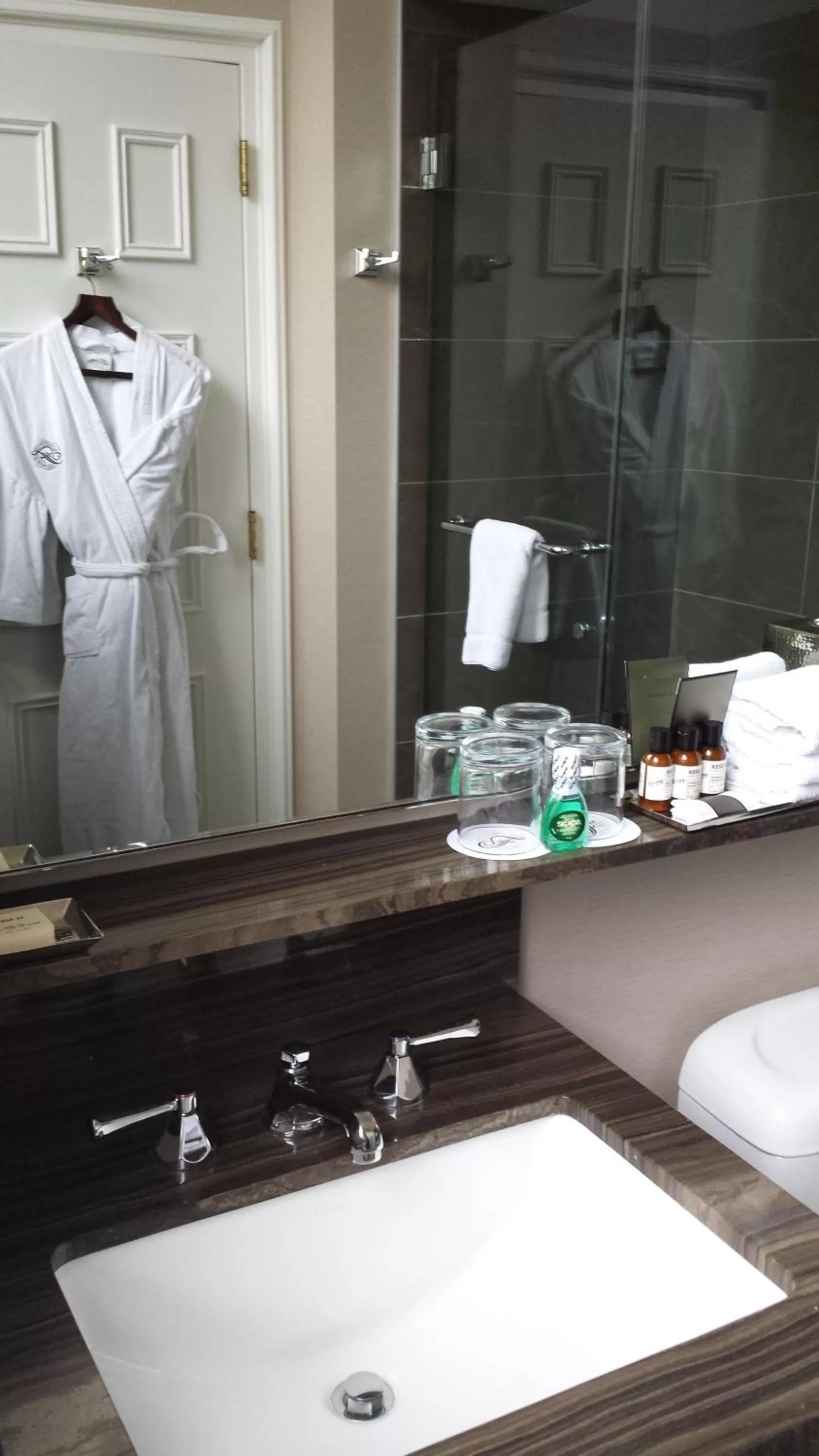 Bathroom in Fairmont Palliser