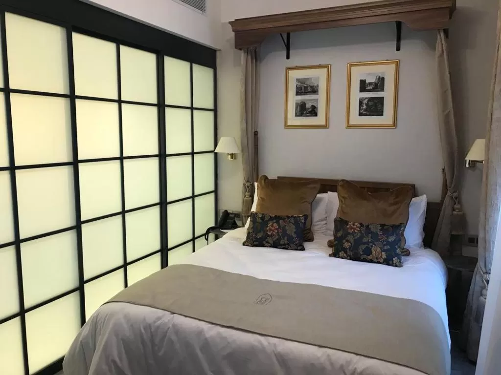 Bed in Palais Le Brun