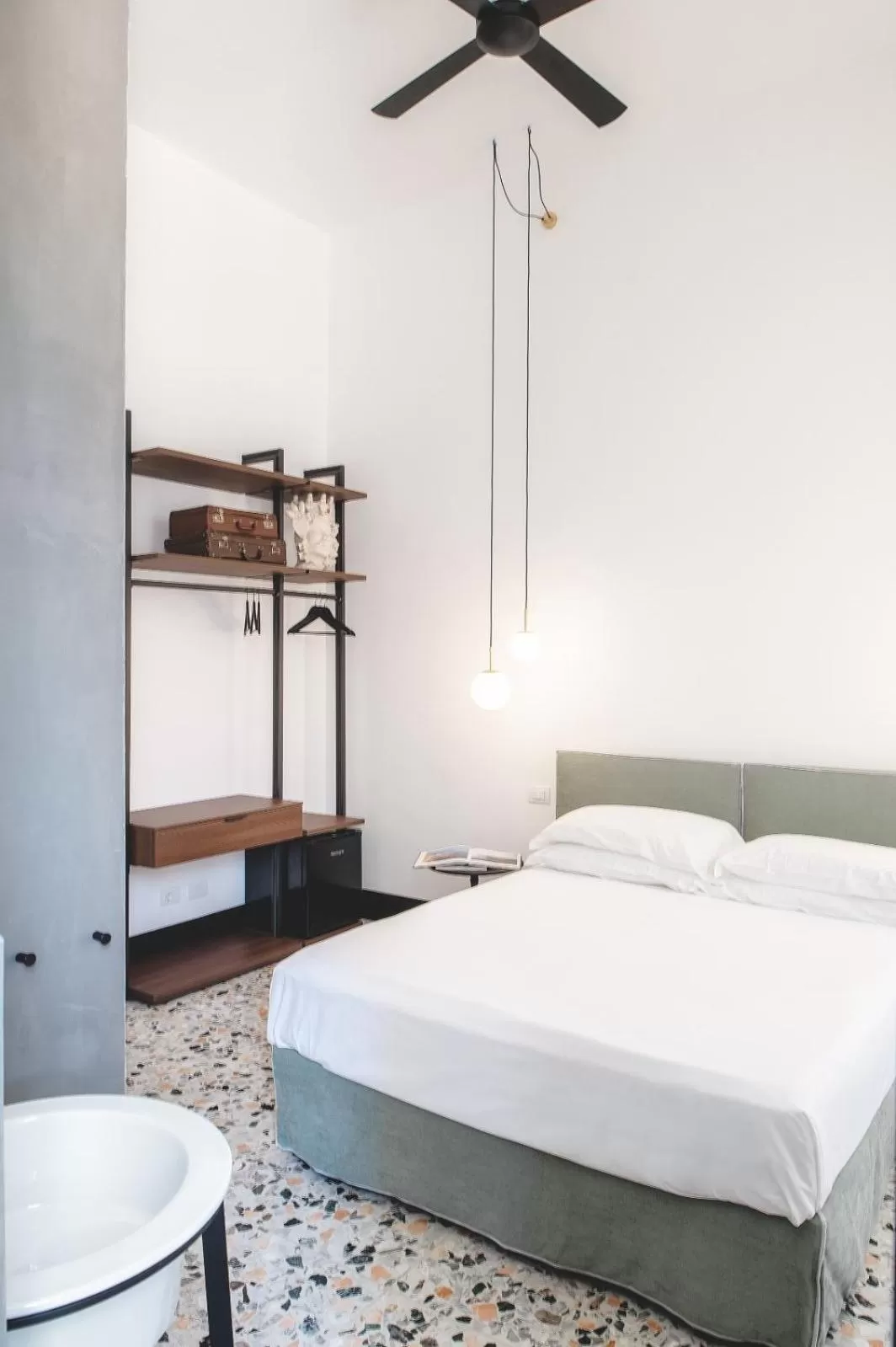 Photo of the whole room, Bed in Ortigia's gate