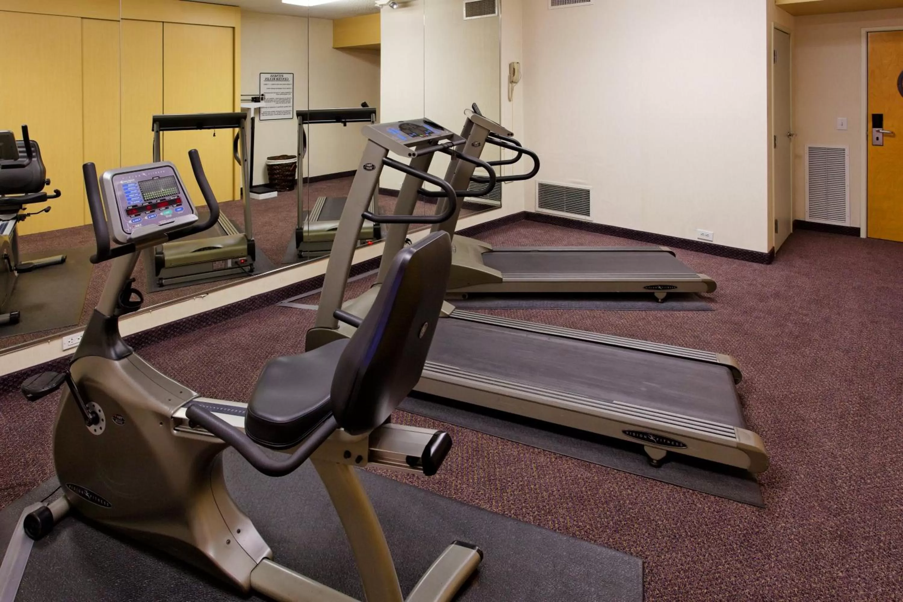 Spa and wellness centre/facilities in Holiday Inn Express Hotel & Suites San Antonio - Rivercenter Area by IHG
