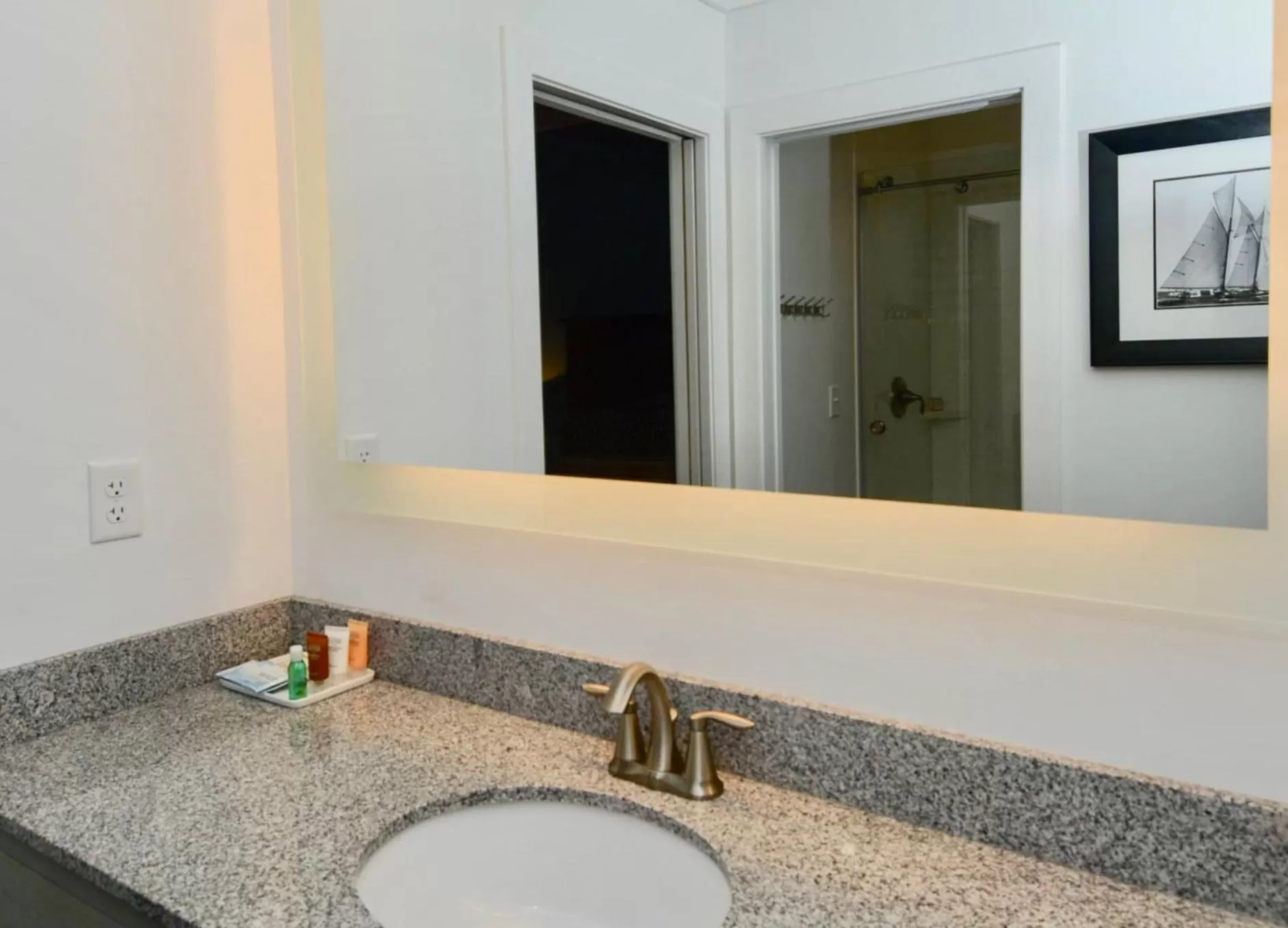 Bathroom in Avenue Inn & Spa