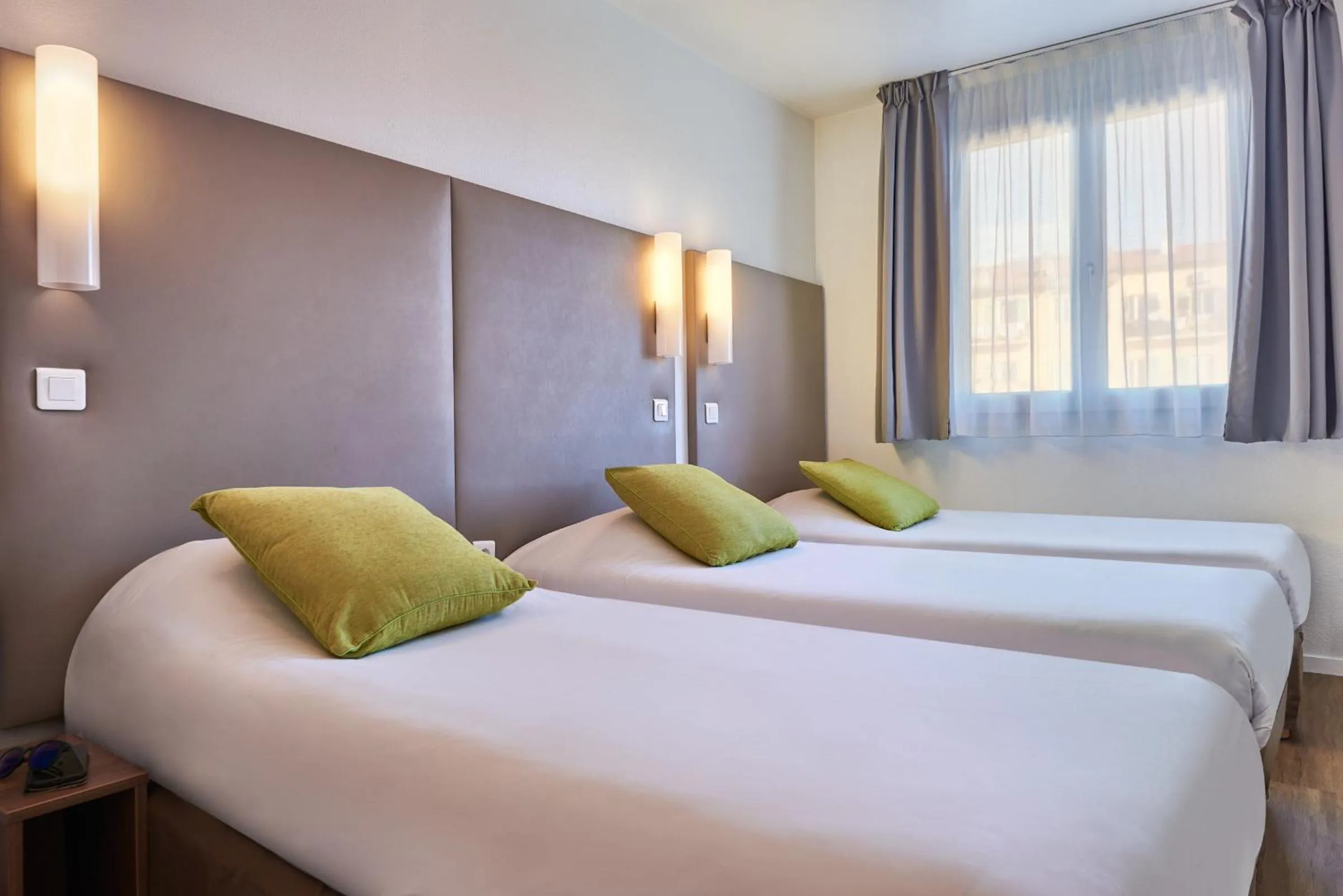 Triple Room with 3 Single Beds in Campanile Hotel Nice Centre Acropolis