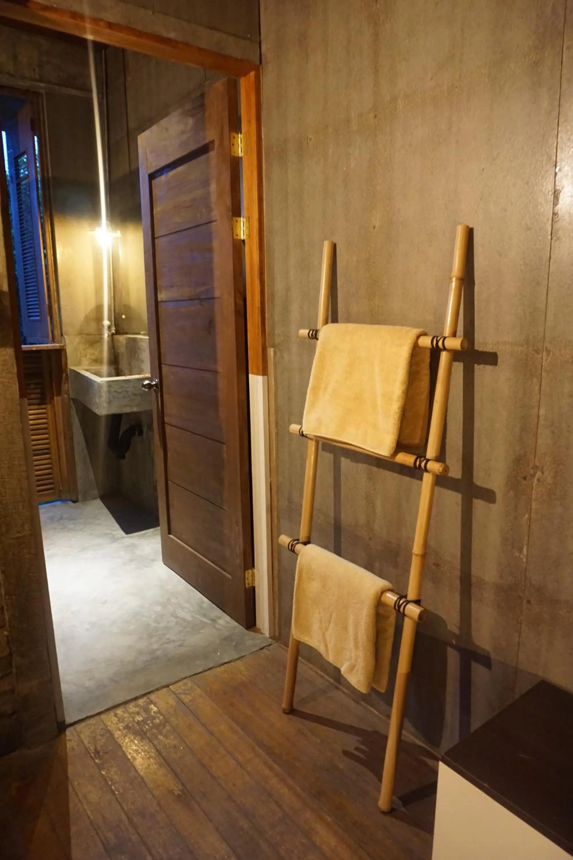 Bathroom in The Flying Fish Hostel